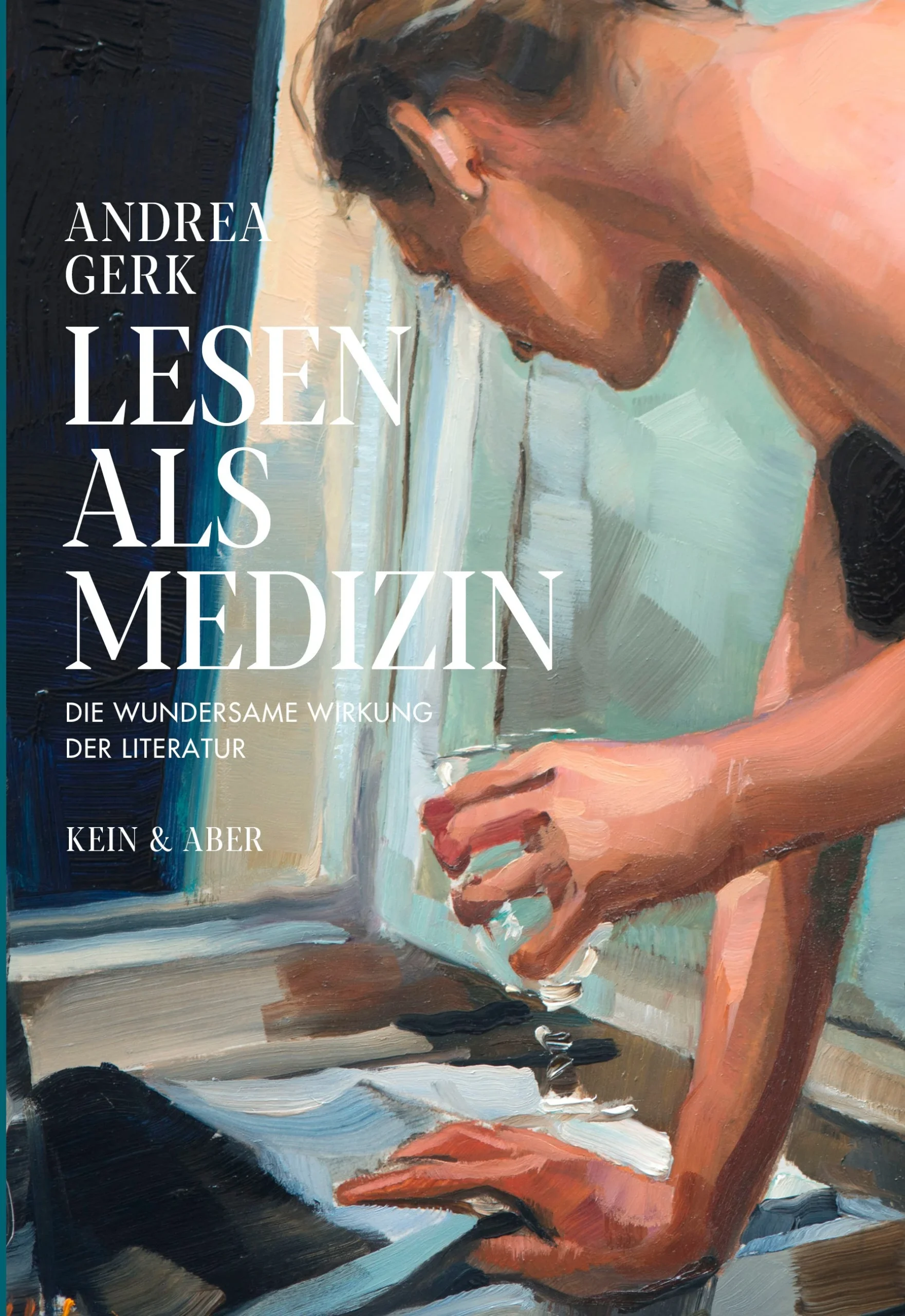 Bücher entfalten mitunter eine magische Kraft, die uns im Innersten berührt. Aber wie funktioniert diese rezeptfreie Medizin, die schon Doktor Erich Kästner in seiner Lyrischen Hausapotheke gegen die kleinen und großen Schwierigkeiten der Existenz verordnete? Andrea Gerk hat Antworten gesucht: im Krankenhaus, im Kloster und im Gefängnis. Sie hat sich von Bibliotherapeuten Romane verschreiben und beim Lesen von Gedichten ihr Gehirn von Neurowissenschaftlern analysieren lassen. Sie hat Schriftsteller befragt und unzählige Bücher gewälzt. All das, um der geheimnisvollen Wirkung des Lesens auf die Spur zu kommen.