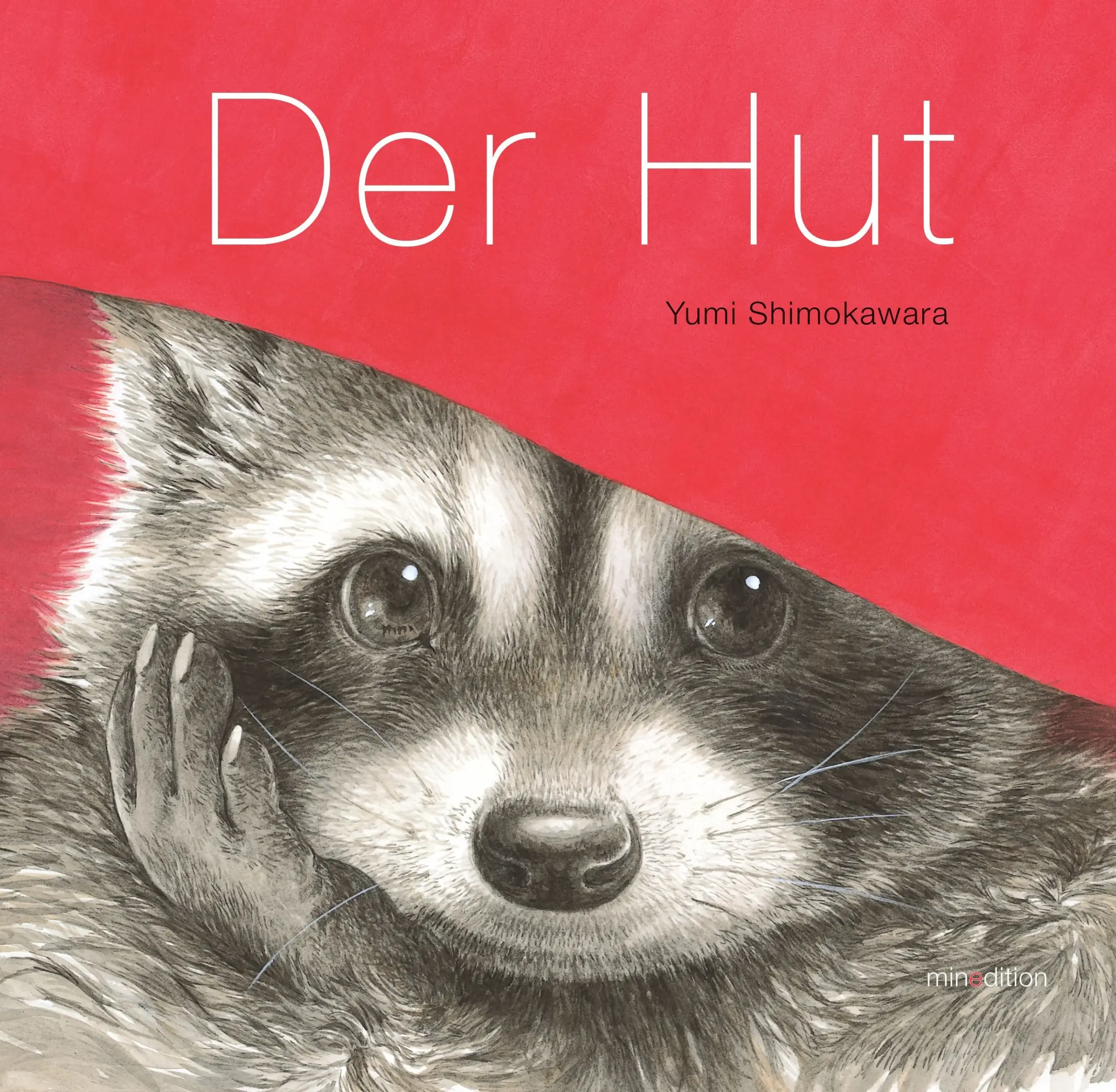 Der kleine Waschbär hat sich den schönen roten Hut seiner Mama ausgeliehen. Damit kann er viele tolle Sachen machen: sich dahinter verstecken, Kartoffeln tragen, die Sterne betrachten und sogar fliegen! Bei so vielen Abenteuern bekommt der Hut leider einen Riss. Aber der kleine Waschbär hat eine Idee, wie der Hut trotzdem wieder schön aussehen kann. • Bezaubernde und süße Hauptfigur • Fördert die Fantasie und regt an, Alltagsgegenstände anders zu verwenden Weitere Titel mit dieser Figur in Planung. Für Kinder ab 3 Jahren