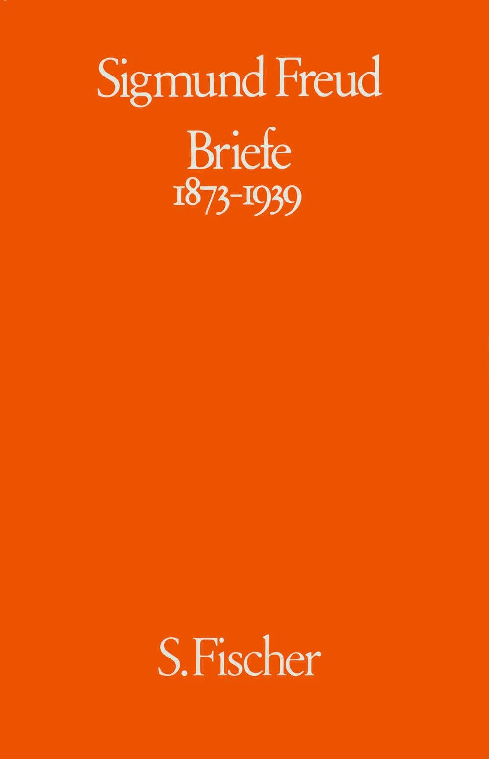 Unter dem einfachen Titel 'Briefe 1873-1939' hatten Ernst Freud und seine Frau Lucie 1960 aus der Fülle der Korrespondenz vor allem persönliche Dokumente ausgewählt und chronologisch geordnet, »um jenen (so heißt es im Nachwort), die Sigmund Freud nur aus seinem Werk kennen, ein Bild des Menschen zu geben, des empfindenden, denkenden und kämpfenden Mannes«.Die Kritik begrüßte diese Sammlung als eine vielleicht unbeabsichtigte, in ihrer Authentizität und unverstellten Privatheit indessen einzigartige Biographie des großen Psychologen, der, in der Offenbarung persönlicher Informationen spröde zurückhaltend, doch skeptisch jeder Biographie als einer Verhöhnung der Wahrheit mißtraut hatte.Die Briefe spiegeln Not und Entbehrung des jungen Arztes, die anmutige, leidenschaftliche und zärtliche Liebe zu seiner Braut und späteren Frau Martha Bernays, die ersten tastenden Schritte des Forschers in »ein Stück wissenschaftliches Neuland«. Sie zeigen die Freude über gewonnene Erkenntnisse, das Weitergeben der Lehre, deren beharrliche Verteidigung und endlich das ungläubige Erstaunen über die späte Anerkennung.Der Leser erhält Einblick in die Korrespondenz mit bedeutenden Dichtern, Künstlern und Gelehrten, darunter Thomas Mann, Arthur Schnitzler, Romain Rolland, Stefan Zweig, H. G. Wells, Yvette Guilbert, Albert Einstein, Karl Abraham, Sándor Ferenczi, C. G. Jung, Ludwig Binswanger und Oskar Pfister.