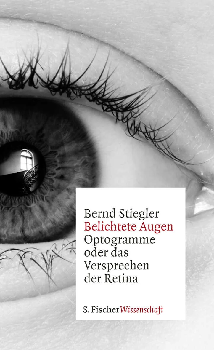 Optogramme sind Bilder, bei denen es nichts zu sehen gibt und die doch viel zu sehen geben. Sie sind Bilder, glaubte man lange, die sich auf der Retina eines Verstorbenen im Moment seines Todes abzeichnen: letzte Bilder. Von der Naturwissenschaft über die Kriminologie und Religion bis hin zur Literatur und Kunst hat diese Vision viele Spuren hinterlassen, die hier gesichert, dargestellt und analysiert werden. Ein besonderes Kapitel der Wahrnehmungsgeschichte, das wahrlich stranger than fiction ist.