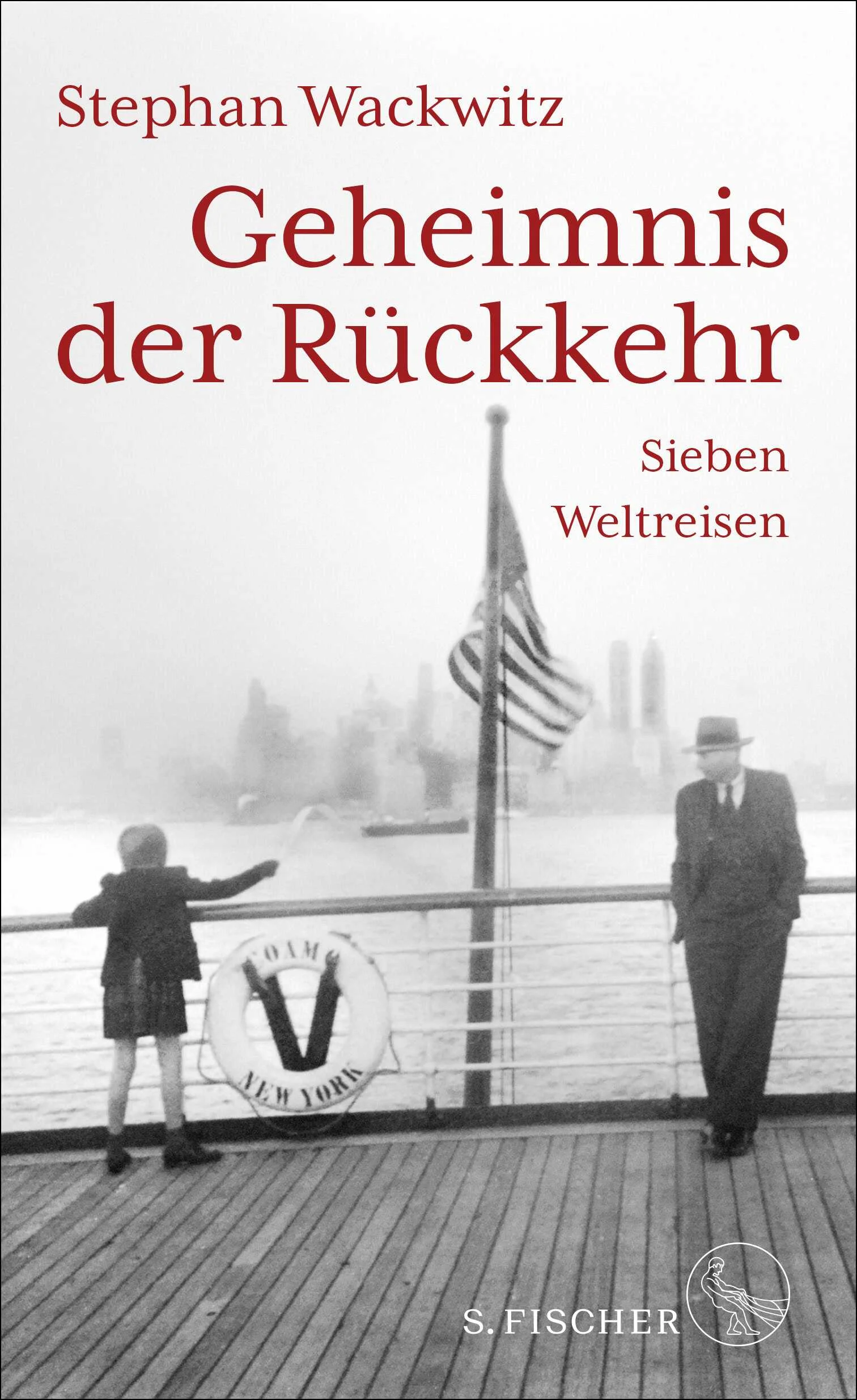 »Geheimnis der Rückkehr« ist ein Erinnerungs- und Lebensbuch – und ein Buch über unsere Welt: Denn mehr als ein Vierteljahrhundert hat Stephan Wackwitz außerhalb von Deutschland verbracht, in London, Tokio, Krakau, Bratislava, New York, Tbilisi und Minsk: Jahrzehnte voller Begegnungen mit Menschen, Büchern und Ideen. Entsprechend besonders ist jetzt nach seiner Rückkehr der Blick auf Deutschland. Aber mindestens genauso spannend wie der äußere Lebensweg ist der innere, den Wackwitz hier nachgeht: vom pietistischen Klosterschüler in der schwäbischen Provinz zum verwirrten Jung-Marxisten der siebziger Jahre und von dort zum überzeugten Liberalen angelsächsischer Prägung und Kulturdiplomaten im Auftrag des Goethe-Instituts. Ein Höhepunkt essayistisch-autobiographischen Schreibens und ein Beispiel dafür, was man aus dem Leben machen kann – und wie.