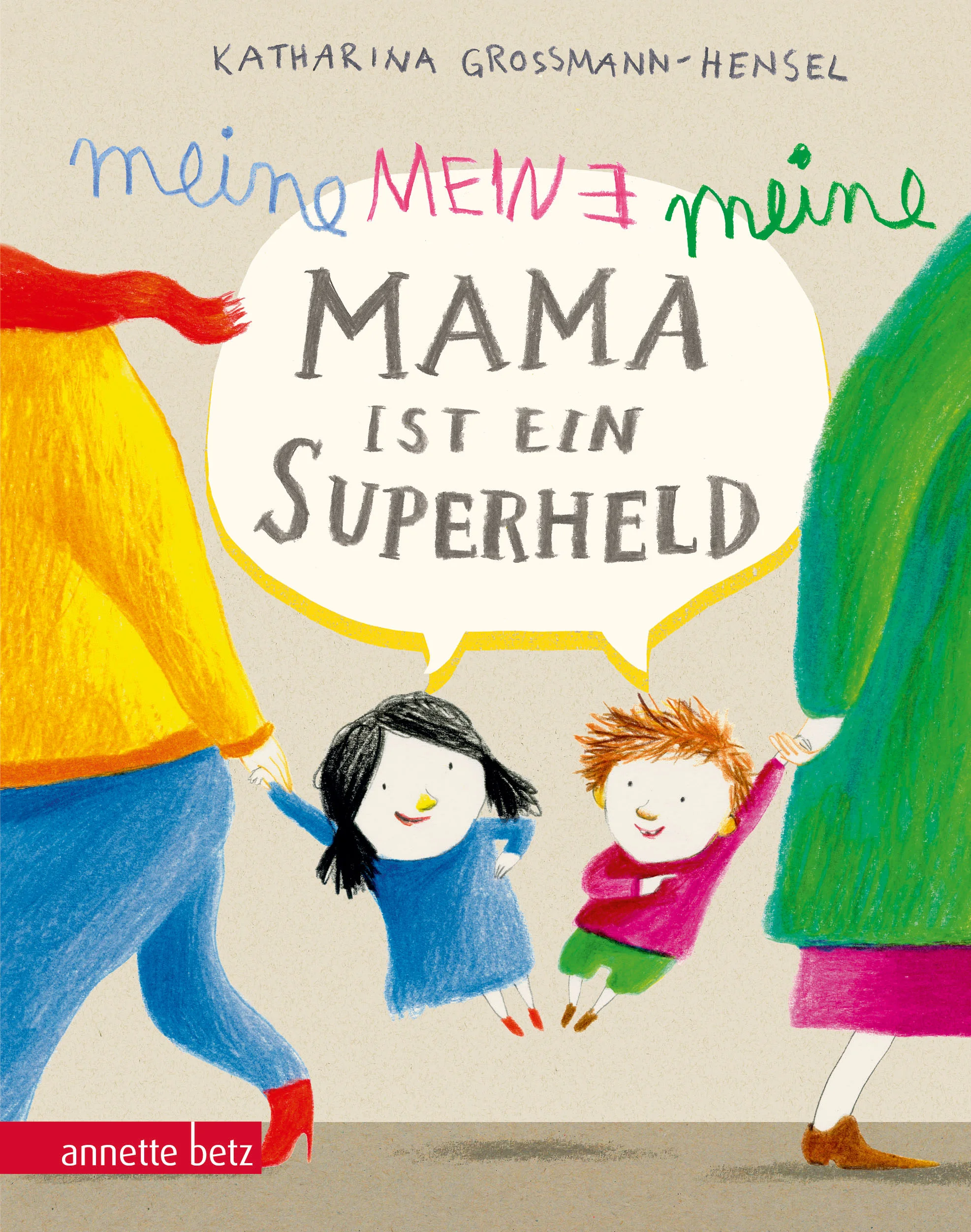 Endlich gibt es den Erfolgstitel rund um heldenhafte Mamas im praktischen Geschenkformat – voller herrlich-schräger Kinderideen mit einer klaren Botschaft: Mama ist die Beste!»Meine Mama kann nämlich sehr viele Sachen«, hat Marta gesagt. »Ach ja? Was denn so?«, hat Paul gefragt. Damit fing alles an ... Beim Basteln im Kindergarten geraten Marta und Paul ins Schwärmen über ihre Mütter, die einfach alles und noch viel mehr ganz fantastisch können. Dabei werden die Mütter immer toller und die Kinder immer lauter, bis beide schlussendlich ausrufen: »Meine Mama ist ein SUPERHELD!« Als Marta und Paul vom Kindergarten abgeholt werden, wird es endlich Zeit, den Streit zu beenden. Aber halt, was sagt Marta da zum Abschied: » … und dein Papa?«Ein lustiges Bilderbuch ab 4 Jahren der preisgekrönten Autorin & Illustratorin von »Eltern richtig erziehen«!