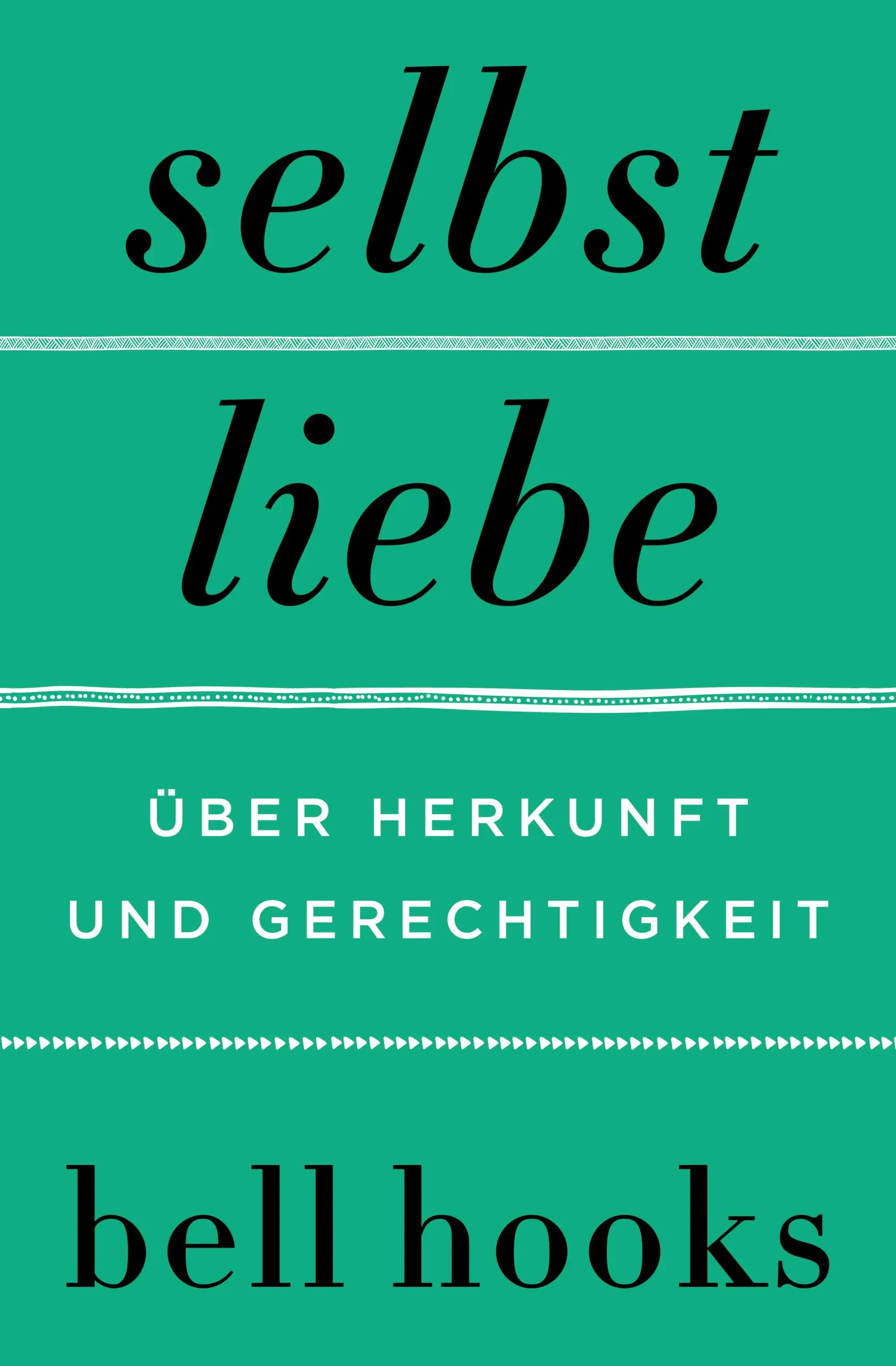 What’s Love Got to Do with It? – Warum Liebe(n) eine gesellschaftliche Notwendigkeit ist ***Mit Farbschnitt in limitierter Erstauflage (Lieferung je nach Verfügbarkeit)***»Dieses Buch, das sich mit der aktuellen Bedeutung der Liebe im Leben der Schwarzen befasst und eine Vorlage für das Überleben und die Selbstbestimmung der Schwarzen bieten soll, führt uns kühn zum Kern der Sache. Uns selbst mit Liebe zu begegnen, unser Schwarzsein zu lieben, ermöglicht uns allen, zur wahren Bedeutung von Freiheit, Hoffnung und einem Leben voller Möglichkeiten zurückzufinden.«In »Selbstliebe« entwickelt bell hooks das Fundament für eine Gemeinschaft, in der Schwarze sowie alle anderen dem Schwarzsein voller Liebe begegnen. Welche Rolle spielt die Liebe für den politischen Widerstand? Wie konnte der Diskurs über Liebe im Zuge der Befreiungsbewegungen deren Wert für eine selbstbestimmte Schwarze Identität torpedieren? Wie kann die Entscheidung, zu lieben, wieder als Akt der Befreiung erfahrbar werden? Und wie können wir unsere Kultur der Lieblosigkeit überwinden?Ob es um das Erbe der Sklaverei, die Bedeutung von Ehe und Beziehung oder um den großen Einfluss der Kunst, Medien und Politik geht, bell hooks eröffnet uns einen klaren Blick auf das Machtgefüge, das bestimmt, wie wir uns selbst und andere lieben. »Wenn eine so wahrheitsliebende und umsichtige Autorin wie bell hooks ein Buch veröffentlicht, möchte ich draußen vor der Tür der Buchhandlung stehen, wenn sie öffnet.«Maya Angelou, Autorin des Bestsellers »Ich weiß, warum der gefangene Vogel singt«