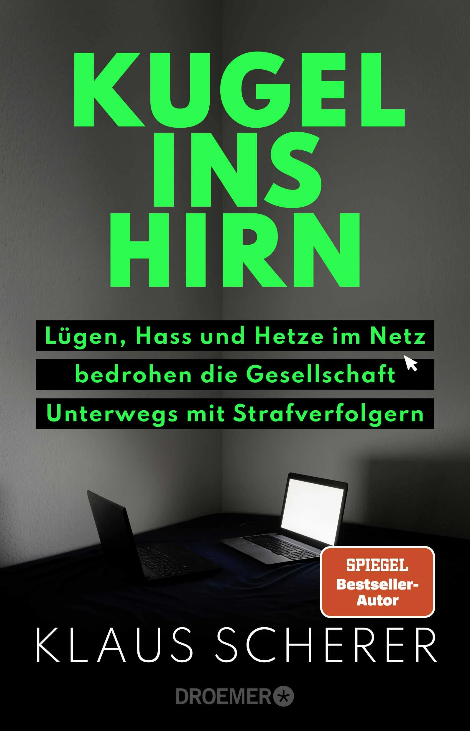 Wie Staatsanwältinnen, Richter, Polizistinnen und verdeckte Ermittler rechten Hetzern auf die Spur kommen: der Kampf gegen Hassrede im Internet als packende, detailreiche Polizei-Reportage.»Hass, Hetze und Lügen im Netz sind Kriegserklärungen. Der Rechtsstaat, die Demokratie sind nicht wehrlos. Doch wir alle müssen es wollen.« – Kulturzeit, 3Sat»Klaus Scherer ist ein leidenschaftlicher Reporter. Und er ist ein wunderbarer Erzähler.« – Ulrich WickertDas Internet ist voller Hass. Wie aus dem Nichts stürzen sich Hetzer auf ihre Opfer, diffamieren und bedrohen sie. Doch der digitale ist kein rechtsfreier Raum mehr. 2021 trat das Gesetz gegen Hass-Kriminalität im Internet in Kraft. Seitdem verfügen Justiz und Strafverfolger über Werkzeuge, um Hassredner zur Rechenschaft zu ziehen. Dank bester Zugänge begleitet NDR-Sonderreporter Klaus Scherer Fahnder, Verfassungsschützer und Ankläger im Einsatz. Er trifft Täter, die Parlamentarier als »Abschaum« verhöhnen und »ins KZ stecken« wollen, und sieht bei ihren Hausdurchsuchungen zu. Er spricht mit netten Nachbarn, die zugleich Hasstiraden posten, und mit ihren Opfern. Und mit Politikern, denen er vorhält, ihr eigenes Gesetz zu unterlaufen. So führt diese fesselnde True-Crime-Reportage sowohl in den Abgrund rechter Mobilmachung als auch darüber hinaus.»Klaus ist das, was man einen großen Erzähler nennt. Er hat einen wunderbaren Blick für Menschen und deren Geschichten.« – Anne WillKlaus Scherer ist Bestseller-Autor und prämierter TV-Journalist, er erhielt u.a. den Deutschen Fernsehpreis, den Grimme-Preis und den Hollywood Independent Documentary Award.Geprägt von seiner Zeit als Korrespondent in den USA plädiert er in seinem neuen Sachbuch für einen routinierten Rechtsstaat. Stimmen zur Klaus Scherers mehrfach international ausgezeichneter Fernsehdokumentation »Hass im Netz«:»Eindrucksvoll.« – Süddeutsche Zeitung»Eindrücklich. Sehenswert.« – Redaktionsnetzwerk Deutschland»Sehenswerte Dokumentation.« – Weserkurier