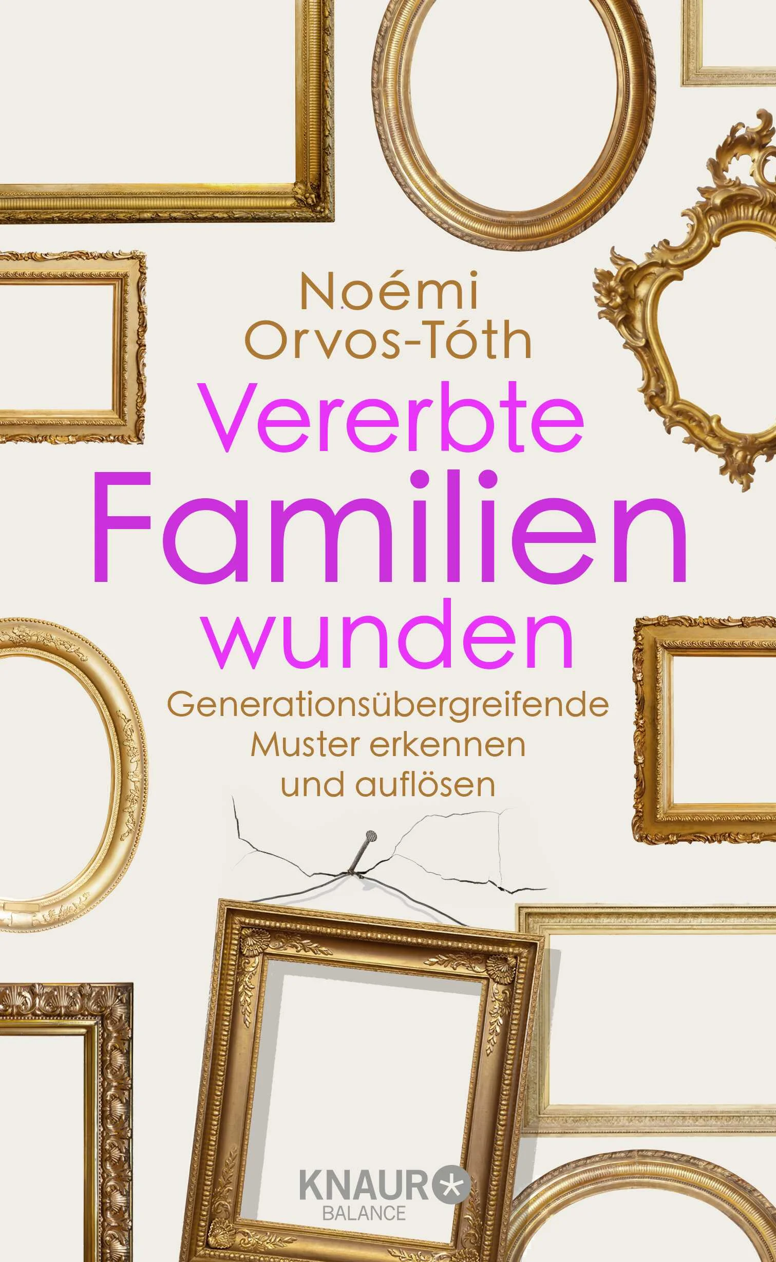 Alte Familienwunden erkennenDie Psychotherapeutin Noémi Orvos-Tóth gibt einen fundierten Überblick über generationsübergreifende Konflikte und verschafft uns durch gezielte Fragen einen Zugang zu unserer eigenen verborgenen Geschichte. Denn irgendwann im Leben kommt der Moment, in dem wir realisieren, dass unsere negativen Verhaltensweisen, unsere Ängste oder unsere gescheiterten Beziehungen ihre Wurzeln in der Vergangenheit haben. Dann ist wichtig, sich von den nie angezweifelten Glaubenssätzen der Familie, den Heimlichkeiten, den Vertrauensbrüchen und Lieblosigkeiten zu befreien.Bin ich wirklich gewollt gewesen? Welche Position hatte ich in der Geschwisterhierarchie? Welche Traumata hat meine Familie erlebt und welche Geheimnisse hat sie gehütet? Noémi Orvos-Tóth enträtselt die verschlungenen Wege alter Familienwunden und gibt fundierte Ratschläge für deren Heilung. Es ist wichtig, die eingefleischten familiären Muster irgendwann zu überwinden und sie nicht zum Beispiel auch an unsere Kinder weiterzugeben.Wege der HeilungDie Trauma-Spezialistin schildert das Schicksalsmuster ungewollter Kinder ebenso wie die besonderen Erlebnisse in der Geschwisterhierarchie. Sie lotet typische Familienschicksale oder auch -geheimnisse aus und erläutert deren Konsequenzen für die Gesundheit unserer Psyche und unserer Grundstimmung im Leben.Als Psychologin helfe ich denjenigen, die zu mir kommen, zu verstehen, auf welche unsichtbare Weise ihre Vorfahren ihre Entscheidungen leiten, wie sie ihre Entscheidungen beeinflussen oder ihren freien Willen einschränken. Noémi Orvos-Tóth