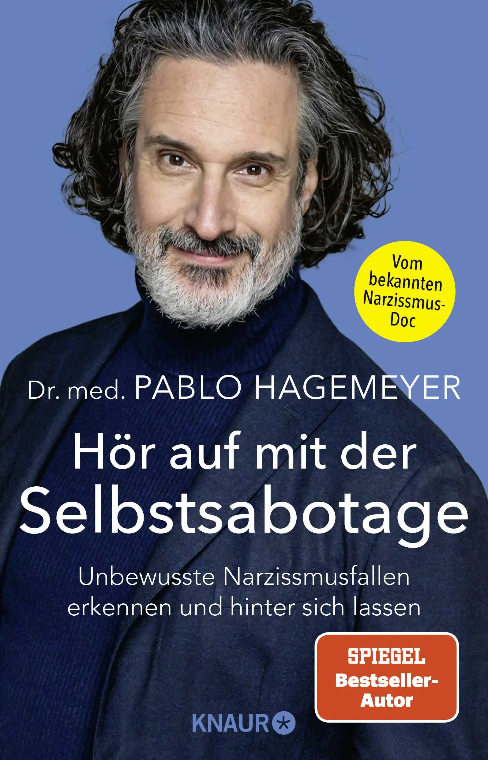 Der Psychologie-Ratgeber zum Thema Selbstsabotage von Deutschlands bekanntestem Narzissmus-Experten, Dr. med. Pablo Hagemeyer Wir kennen sie alle: Die Beziehung, aus der man sich befreien möchte und dennoch bleibt. Die Tafel Schokolade am Abend, die eine Woche Fasten zunichtemacht. Den Wunsch zu sparen und dennoch sitzt der Geldbeutel locker. Doch was steckt dahinter, dass wir unsere Vorhaben und Ziele ständig selbst sabotieren?Wie Narzissmus zur Selbstsabotage führtBestseller-Autor und Narzissmus-Experte Pablo Hagemeyer deckt die Mechanismen hinter dieser Spielart des Narzissmus auf. Er kennt den Konflikt zwischen der eigenen Bedürfniserfüllung sowie der Angst vor Ablehnung und Versagen. Denn dieser Konflikt führt zwangsläufig in die Selbstsabotage. Und die Ursache liegt in tief verankerte narzisstische Eigenschaften in uns allen.Narzisstische Motive können zu Erfolg, aber auch zu persönlichen Niederlagen führen. Zum Beispiel, wenn: der oder die innere Kritiker*in zu laut wirddie überhöhten Ziele zu beißenden Selbstzweifeln führeneine Bindungsangst besteht und Beziehungen sabotiert werdendurch Impulsivität, irrationale Ängste und überzogene Erwartungen wiederholt Fehlentscheidungen gefällt werdenwir gefallen, gesehen und belohnt werden wollen, möglichst schnell und ohne Umwege.Wie die eigene Persönlichkeitsentwicklung mit Hilfe von Empathie und Selbstliebe gelingen kannAnhand der eigenen Biografie und vieler humorvoll aufbereiteter Geschichten aus seiner Praxis und einem durchwachsenen Sommerurlaub in einem Golfressort mit seiner Frau 