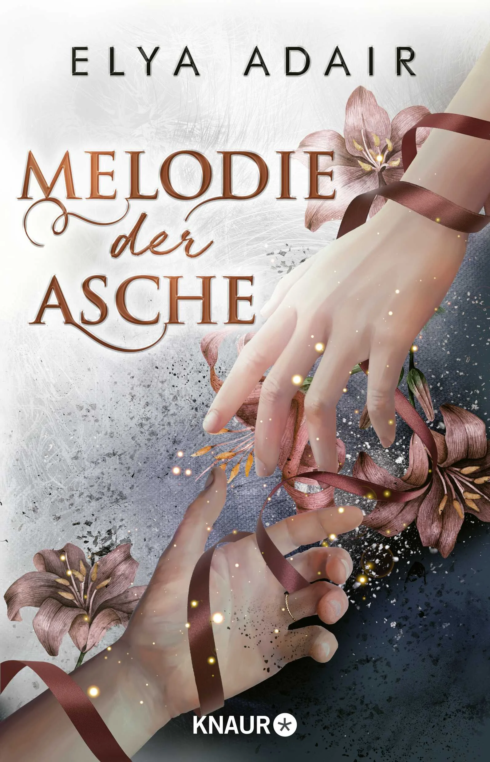Fantasy Roman mit einer ergreifenden Liebesgeschichte Das Vergessen war seine Gnade. Die Wahrheit ist sein Untergang.Ein Magier ohne Zukunft versucht, sein Schicksal abzuwenden.Ein Fischer ohne Vergangenheit verliebt sich in einen Feldherrn, der eine Lüge lebt.Drei untrennbar verbundene Schicksale entscheiden über die Zukunft eines kriegszerrissenen Reiches. Inmitten des Konfliktes zwischen der Rebellion und dem grausamen Regime des Sha ist Caliyan der stärkste Magier seiner Zeit. Doch man hat ihm alles genommen. Im Versuch, seiner dunklen Bestimmung zu entfliehen, verliert er sich in Rache. Vaelen ist ein einfacher Fischer, der seine Vergangenheit nicht kennt. Ihn begleitet eine unbestimmte Sehnsucht, getrieben von einer geheimnisvollen Melodie in seinem Inneren, die noch lauter erklingt, als er Laudan kennenlernt. Aber Laudan ist nicht nur ein Spion der Rebellen, sondern auch der Feldherr des Sha – und damit nicht der, für den Vaelen ihn hält. Laudan ist sofort fasziniert von dem jungen Fischer, seinem starken Willen, der Freiheit und der Anmut, die er ausstrahlt. Doch welche Chance hat eine so zarte Liebe, wenn um sie herum ein Kampf tobt? Wenn Laudan ihm nicht sagen kann, wer er wirklich ist? Und Vaelen die Macht besitzt, den Frieden zu bringen oder alles zu zerstören, woran Laudan glaubt?Fantasy Romance mit einer emotional, queeren LiebesgeschichteRache, Magie, Macht: Ein queerer Fantasy-Roman über die Gnade und den Fluch des Vergessens und den Kampf um Freiheit. In ihrem Debüt über das tragische Schicksal von Vaelen und Laudan erschafft Elya Adair eine magische Welt voller Verzweiflung und Liebe, Zärtlichkeit und Gewalt: Eine tiefgründige Liebesgeschichte, bei der man liebt, hasst und leidet!»Ein Buch wie eine Symphonie - zärtlich, traurig und getragen von einer bombastischen Melodie, deren Töne noch lange nachklingen.« – Mira Valentin»Emotional, tragisch und wortgewaltig - mit Melodie der Asche hat Elya Adair ein beeindruckendes Debüt geschrieben, dessen intelligent verwobene Handlungsstränge, tiefgründige Figuren und einzigartige Fantasywelt Lesende von Beginn an in ihren magischen Bann ziehen. Eine unvergessliche Liebesgeschichte, die immer wieder den Atem raubt. Ganz klare Leseempfehlung!« – Lina Frisch