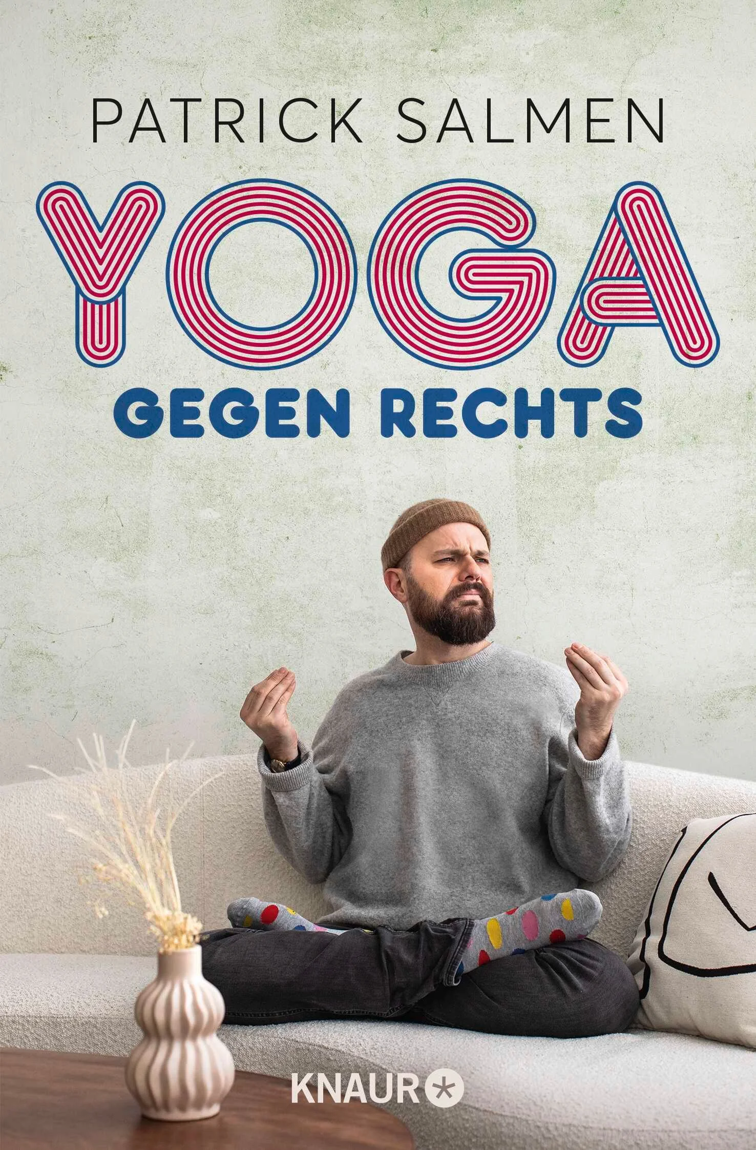 Comedian und Autor Patrick Salmen seziert urbane Selbstoptimierer: Kurzgeschichten mit reichlich schwarzem Humor, bissige Dialoge und messerscharfe BeobachtungenWir alle kennen mindestens ein Exemplar dieser seltsamen Spezies: Stadtneurotiker mit einem nabelbeschauenden Drang zur Selbstoptimierung.Mit satirischem Scharfsinn, viel Selbstironie und leicht melancholisch angehauchtem Mitgefühl entlarvt Patrick Salmen ihre pathologischen Züge, die sich unter dem Mäntelchen esoterischer Achtsamkeitsbewegtheit verbergen. Schwarzer Humor ist bei den Kurzgeschichten, Dialog-Szenen und Alltagsbeobachtungen ebenso garantiert wie der ein oder andere Aha-Moment. Denn niemand weiß so gut wie der Dortmunder Bühnenkünstler, dass einem das Gegenüber oft nur deshalb so schräg vorkommt, weil man gerade in einen Spiegel schaut.Der sympathische Zyniker Patrick Salmen begegnet auch in seiner sechsten Kurzgeschichten-Sammlung der seltsamen Spezies namens Mensch mit dem gebotenen Mitgefühl. Was ihn keineswegs daran hindert, den Finger genüsslich in die ein oder andere neo-esoterische Wunde zu legen.Entdecke auch die anderen Bände mit humorvollen Kurzgeschichten von Bühnen-Poet und Kabarettist Patrick Salmen:Ich habe eine Axt – Urlaub in den MisantropenGenauer betrachtet sind Menschen auch nur LeuteTreffen sich zwei Träume. Beide platzen.Ekstase – ist doch auch mal ganz schönIm Regenbogen der guten Laune bin ich das Beige