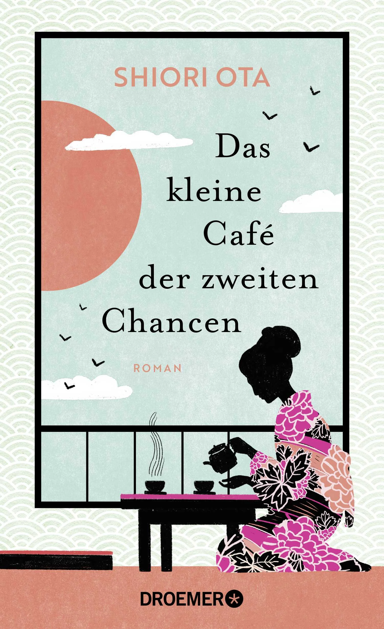 Eine Cafébesitzerin, die verborgene Wunden erkennt. Eine Tasse Kaffee, die Leben verändert.»Das kleine Café der zweiten Chancen« ist eine berührende japanische Healing Novel. Der inspirierende Roman von Shiori Ota ist der 1. Band um ein kleines Café in Japan und seine Besitzerin, die eine magische Gabe hat.»Die Öffnungszeit endet mit dem Sonnenuntergang« steht auf dem Schild an der Tür des kleinen japanischen Cafés am Rand eines wunderschönen Parks von Sapporo. Die Besitzerin, Frau Hayari, ist eine Barista mit ganz besonderen Fähigkeiten. Exakt 4 Minuten und 33 Sekunden benötigt sie für die Zubereitung einer Tasse Kaffee. Und für genau diese Zeitspanne kann sie ihren Gästen eine Reise in die Vergangenheit gewähren, um eine tief bereute Entscheidung rückgängig zu machen. Dabei werden Leben gerettet, große Lieben ermöglicht oder einfach die richtige Abzweigung genommen.Die Studentin Himari wünscht nichts sehnlicher, als ihre Karriere als Pianistin fortführen zu können und den Unfall, der ihre Hand so sehr verletzte, ungeschehen zu machen. Oder Kobayashi, der Witwer, der seit neun Jahren bereut, seiner Frau an ihrem letzten Geburtstag keine Blumen geschenkt zu haben: Die fallenden Wassertropfen des Kaffeefilters hallen immer tiefer und langsamer wider. Kobayashis Bewusstsein verschwindet wie der Wirbel einer unergründlichen Quelle. Für diese vier Minuten und dreiunddreißig Sekunden reist er durch die Zeit, sieht seine Frau vor dem Blumenladen – und ergreift seine Chance.Ein magischer Roman, nach dessen Lektüre man so gestärkt ist wie nach einer Tasse richtig gutem KaffeeFür Leser*innen von »Frau Komachi empfiehlt ein Buch« und »Die Tage in der Buchhandlung Morisaki«.Der tröstliche und Hoffnung schenkende Wohlfühlroman wird in »Das Café der magischen Minuten« fortgesetzt.