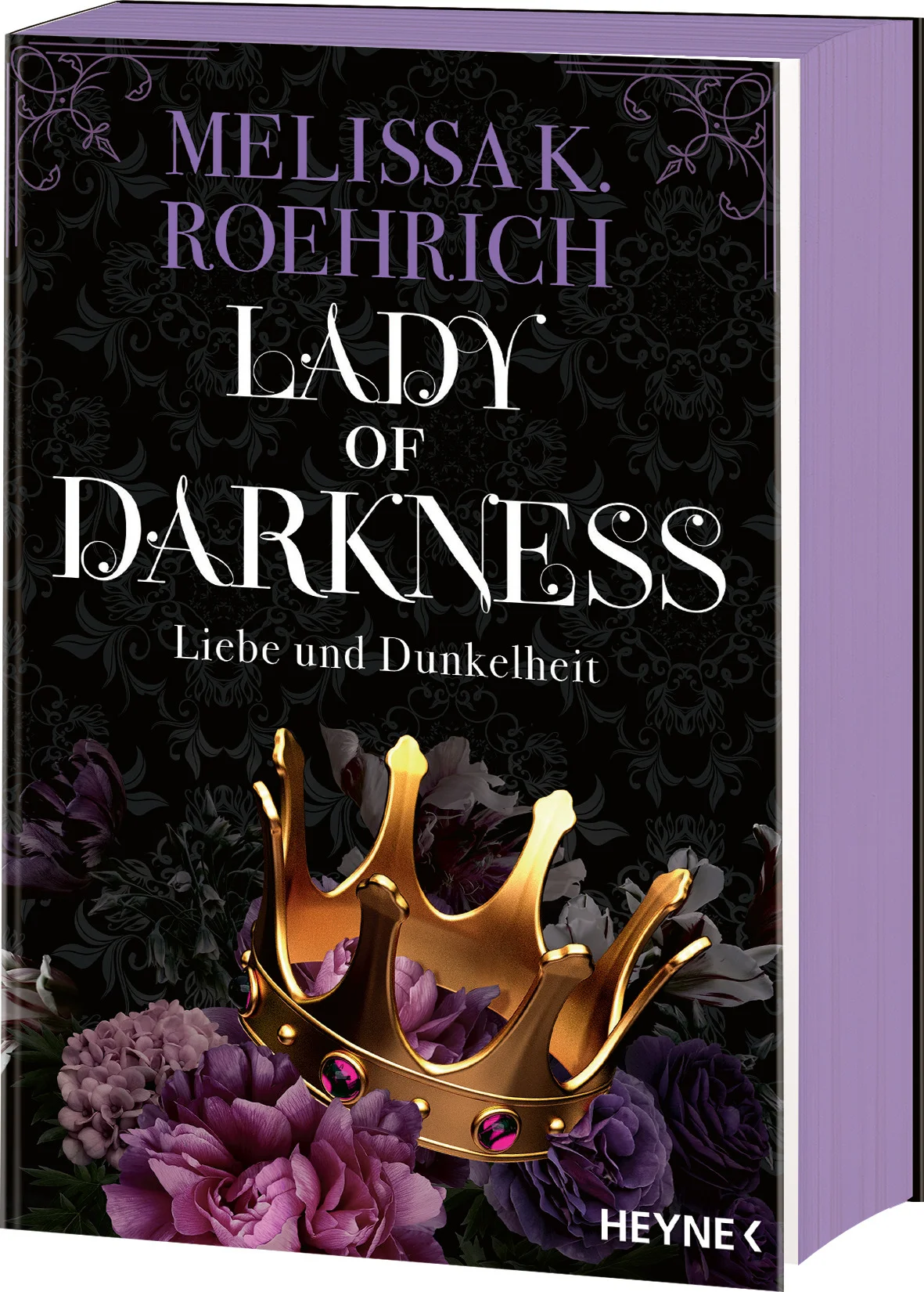 Mit farbig gestaltetem Buchschnitt – nur in limitierter Erstauflage der gedruckten Ausgabe (Lieferung je nach Verfügbarkeit)Scarlett Monrhoe und ihre beiden Schwestern wurden vom Assassinenkönig darauf trainiert, gnadenlos zu töten. Nach einer fehlgeschlagenen Mission, bei der ihre Schwester stirbt, weigert sich Scarlett, den Befehlen des Königs zu folgen, und wird unter Hausarrest gestellt. Dann macht ihr der König ein Angebot, das sie nicht ablehnen kann: Er will, dass Scarlett den Prinzen der Feuer-Fae tötet, den Mann, der vor zehn Jahren ihre Mutter ermordet hat. Auf der Jagd nach ihm taucht Scarlett in die dunkelsten Ecken des Königreichs, bringt vergessene Geheimnisse ans Licht – und muss erkennen, dass die Wahrheit ganz anders ist, als sie gedacht hat …Spice-Level: 3 von 5