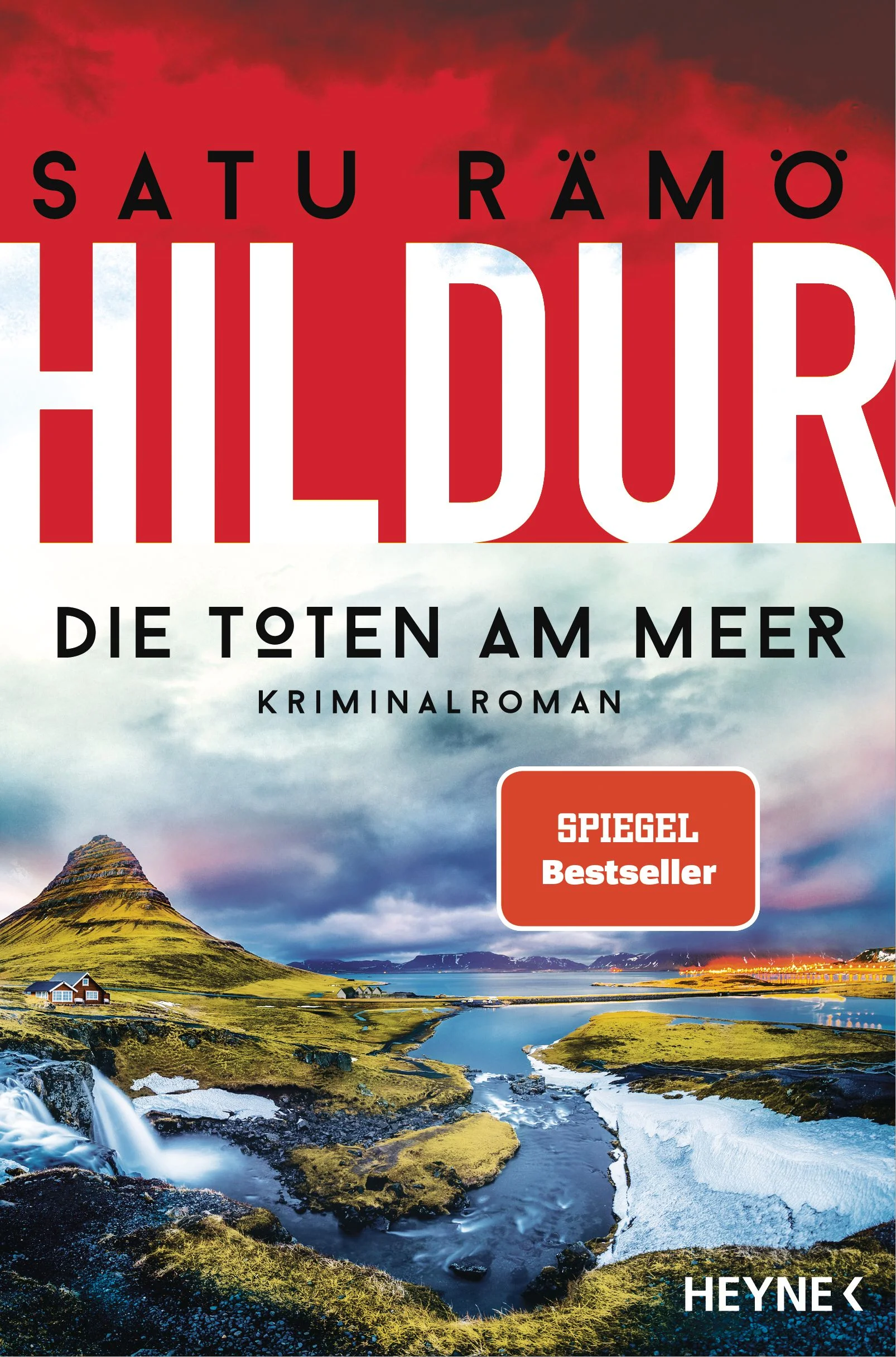 Das Blut der SeeHildur Rúnarsdóttir dachte, in ihr Leben als Kriminalpolizistin in den Westfjorden von Island wäre endlich Ruhe eingekehrt. Da werden auf dem elterlichen Anwesen am Meer vier Menschenskelette entdeckt. Hildur forscht nach, obwohl sie gerade eigentlich in einem Misshandlungsfall auf einem Kreuzfahrtschiff ermittelt. Im Sommer strömen Scharen von Touristen auf die Insel im hohen Norden. Und je mehr Hildur herausfindet, desto mehr muss sie feststellen, dass die Gier mancher Menschen tödlich sein kann. Ein engmaschiges Netz aus skandalträchtigen Machenschaften, die tief in die Vergangenheit reichen, tut sich auf.