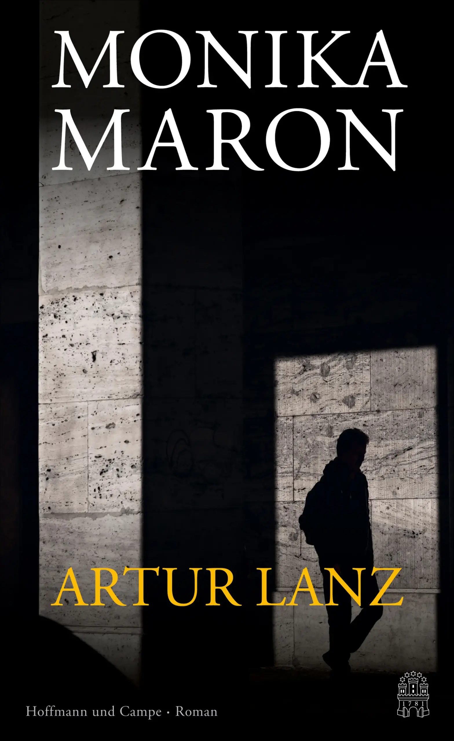 Wann ist ein Mann ein Held?Artur Lanz, nach dem berühmten Helden der Artus-Sagen benannt, ist alles andere als ein Held. Seine kühne Rettung seines Hundes jedoch lässt Artur die Erfüllung und Beglückung der Opferbereitschaft erkennen. Während er nun von der Frage nach dem Ursprung des Glücks getrieben ist, lernt er Charlotte Winter kennen. Artur erzählt ihr von seinem Scheitern sowie der Suche nach Erfüllung, Bewährung und letztlich Glück. Und dann wartet plötzlich die nächste Bewährungsprobe auf Artur: Nach einer streitbaren politischen Äußerung eines Freundes steht er plötzlich im Zentrum von dringenden Fragen: Was darf gesagt werden und was nicht? Und: Was macht einen Helden aus? 