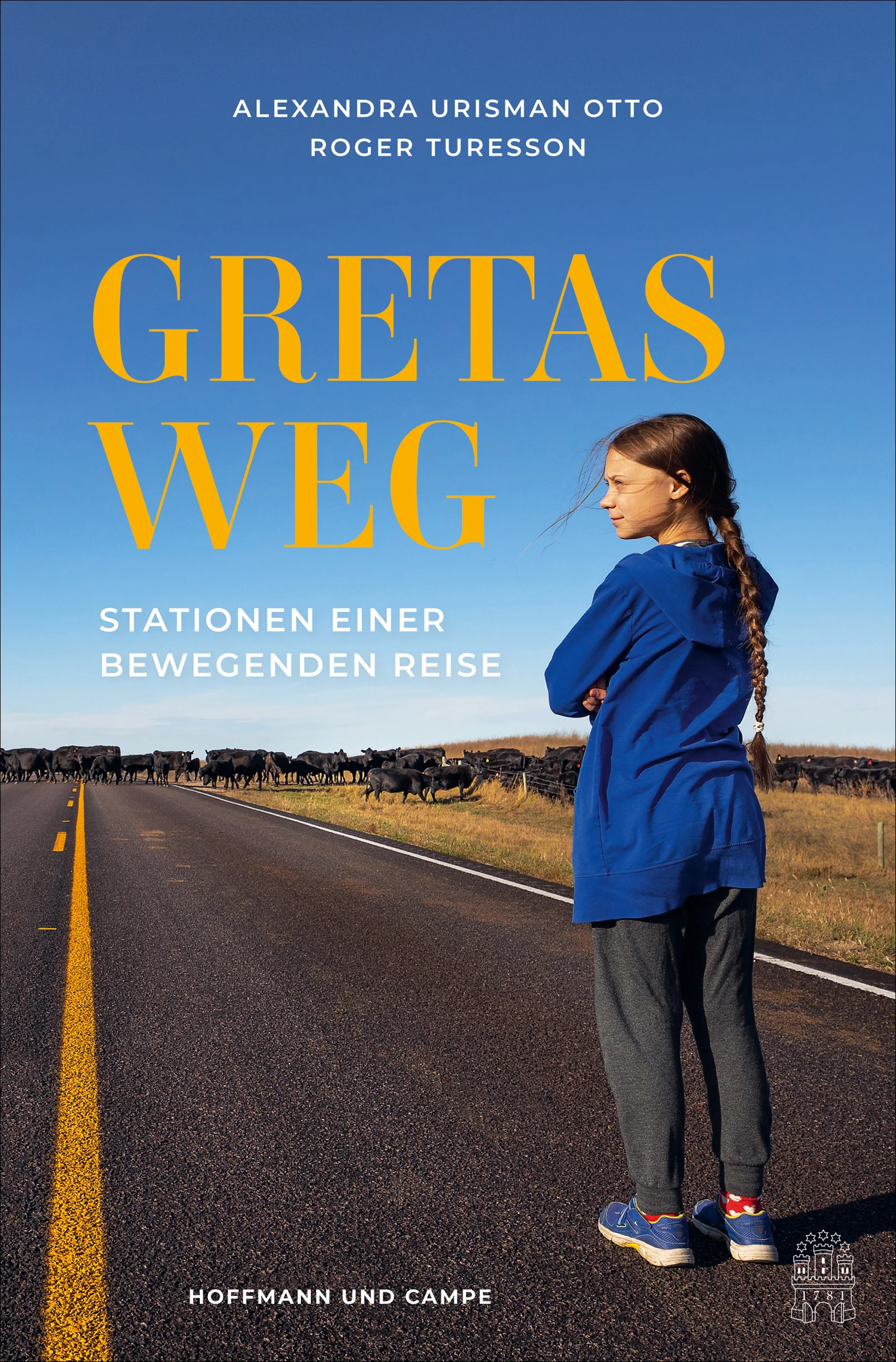 Der Name Greta Thunberg sagt jedem etwas – hier kommt das allererste Buch, das ihre engagierte Reise für das Klima mit zahlreichen Bildern und Anekdoten vielfältig illustriert und das uns nachdrücklich einlädt, es ihr nachzutun.  Uns bleiben noch knapp sieben Jahre, um die Erderwärmung auf 1,5° Celsius zu drücken. Seit nunmehr drei Jahren reist Greta Thunberg durch die Welt und kämpft für die Erreichung dieses Klimaziels.Die Journalistin Alexandra Urisman Otto und der Fotograf Roger Turesson haben Greta Thunbergs Aktivitäten für das Weltklima von Anfang an eng begleitet. Ihr Buch Gretas Weg erzählt, unterfüttert mit zahlreichen Bildern und Anekdoten, von der langen Reise und den Meilensteinen ihres Engagements für das Klima. Wir begleiten Greta von ihren allerersten Schulstreiks 2018 bis zu ihrer Rede beim UN-Klimagipfel, sitzen neben ihr vor dem schwedischen Parlament, reisen mit ihr in überfüllten deutschen ICEs, segeln über den Atlantik, fahren mit ihr in Arnold Schwarzeneggers Tesla – um dann, auf diesen Zug aufgesprungen, noch einmal am eigenen Klima-Engagement zu feilen. Ein Buch voller einmaliger, Mut machender Fotos. 