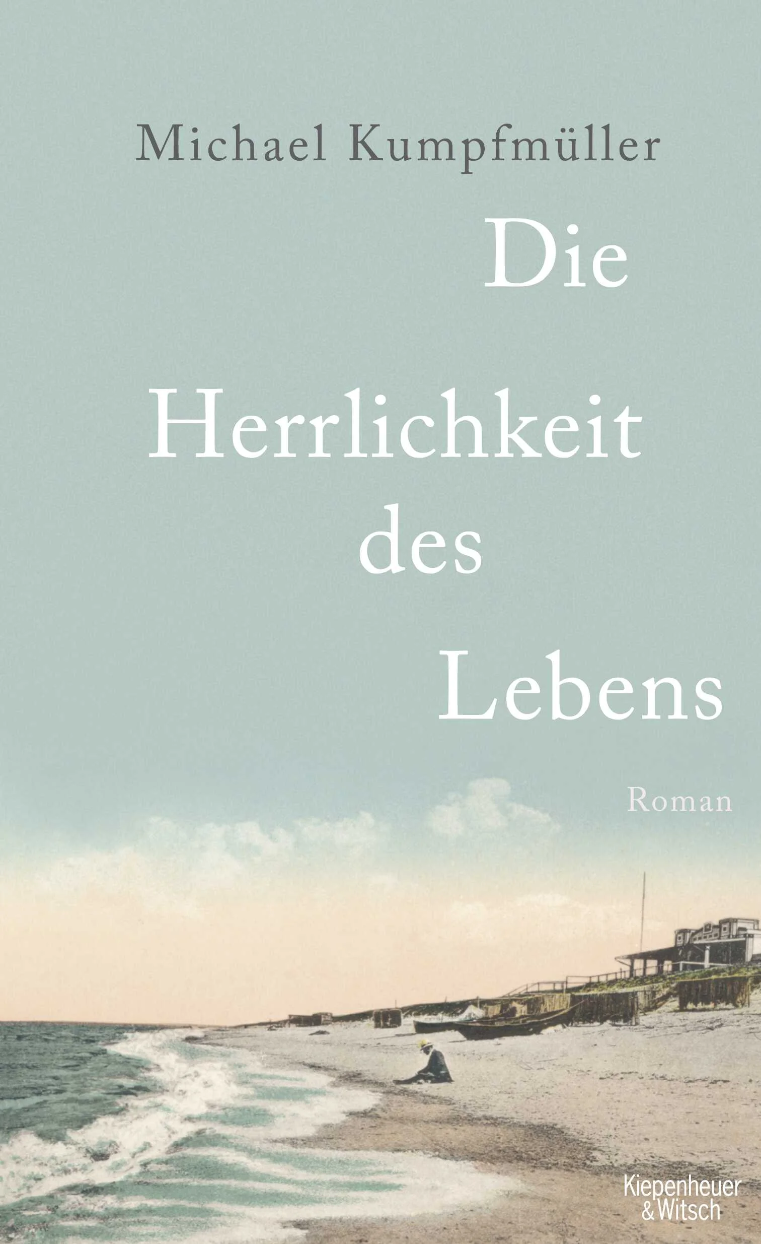 Der internationale Bestseller von Michael Kumpfmüller über die letzte Liebe KafkasÜberlebensgroß ist der Mythos Franz Kafka, dessen Nachruhm als Schriftsteller scheinbar mit einem weithin unglücklichen Leben erkauft wurde. Doch nun wirft Michael Kumpfmüller ein helles, fast heiteres Licht auf den berühmten Dichter und zeichnet liebevoll und diskret einen Menschen, der in seinem letzten Jahr die große Liebe findet und sein Leben in die Hand nimmt, bevor es dafür zu spät ist.Im Sommer 1923 lernt der tuberkulosekranke Franz Kafka, als Dichter nur Eingeweihten bekannt, in einem Ostseebad die 25-jährige Köchin Dora Diamant kennen. Und innerhalb weniger Wochen tut er, was er nicht für möglich gehalten hat: Er entscheidet sich für das Zusammenleben mit einer Frau, teilt Tisch und Bett mit Dora. In Berlin wagt er mit ihr das gemeinsame Leben, mitten in der Hyperinflation der Weimarer Republik. Den täglich kletternden Preisen, den wechselnden Untermietquartieren, den argwöhnischen Eltern zum Trotz: Bis zu seinem Tod im Juni 1924 werden sich Franz Kafka und Dora Diamant, von wenigen Tagen abgesehen, nicht mehr trennen.Aus dieser wahren Geschichte macht Michael Kumpfmüller einen feinsinnigen, behutsamen und kenntnisreichen Liebesroman. Kafkas Tagebücher, seine Briefe und letzten Texte kennt er genau und webt sie zart in die Erzählung ein. Aber ebenso sehr widmet er sich Doras Sicht, dem Blick der verliebten jungen Frau auf ihren rätselhaften, sterbenden Mann. Und so gelingt Kumpfmüller eine tief anrührende Parabel über das Leben und die Liebe, das Schreiben und den Tod.»Michael Kumpfmüller pokert hoch, wenn er die Liebsgeschichte zwischen Franz Kafka und Dora Diamant nacherzählt. Doch er gewinnt, und die Lesenden ohnehin.« Kulturtipp, SchweizDer Bestseller »Die Herrlichkeit des Lebens« von Michael Kumpfmüller wurde von Georg Maas und Judith Kaufmann verfilmt und ist seit 14. März in den Kinos zu sehen.In den Hauptrollen spielen Henriette Confurius (»Tannbach – Schicksal eines Dorfes«), Sabin Tambrea (»Babylon Berlin«), Manuel Rubey (»Braunschlag«) und Daniela Donja Golpashin (»Ich und die Anderen«). 