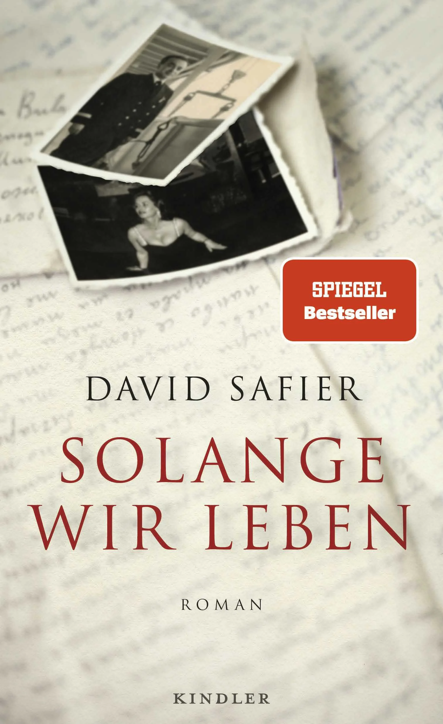 Was ist stärker, die Liebe oder das Schicksal?David Safier erzählt in diesem dramatischen und zärtlichen Roman die Geschichte seiner Eltern: Sie führt uns vom Wien des Jahres 1937, durch die Gefängnisse der Gestapo, nach Palästina, wo sein Vater Joschi als Barmann und Spion arbeitet und schließlich zur See fährt. Seine Mutter Waltraut wächst als Tochter eines Werftarbeiters in Bremen auf, erlebt Kriegszeit, Trümmerjahre und Wirtschaftswunder. Bei ihrer ersten Begegnung ist Waltraut eine junge alleinerziehende Witwe, Joschi zwanzig Jahre älter als sie. Wenig spricht dafür, dass die beiden sich ineinander verlieben und ein gemeinsames Leben wagen - ein Leben geprägt von steilen Höhenflügen und dramatischen Schicksalsschlägen.«Nie wäre ich auf die Idee gekommen, über meine Eltern zu schreiben, wenn sie nicht das Leben von großen Romanfiguren geführt hätten. » David Safier