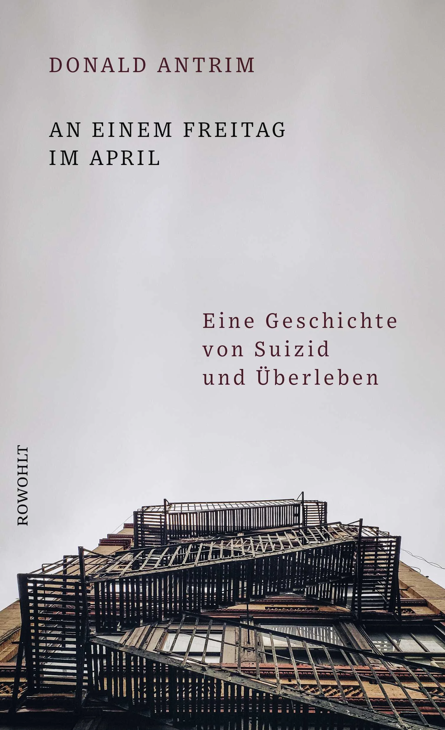 Als an einem Freitagabend im April 2006 die Sonne am Himmel untergeht, findet sich Donald Antrim auf dem Dach seines Wohnhauses in Brooklyn wieder – bereit, hinunterzuspringen. Er hängt sich ans Geländer der Feuertreppe, lässt prüfend mit einer Hand los. Was ihn dazu bewegt hat, gerade an diesem Tag aufs Dach zu klettern, weiß er nicht, doch es war kein impulsiver Akt: Suizid gehört als Gedanke schon lange zu seinem Leben. Denn Selbstmord ist für ihn eine Krankheit, ein andauernder Schmerz in Folge von Trauma und Isolation.Präzise und schonungslos ehrlich schildert Antrim, was ihn auf das Dach führte und was danach geschah. Er befreit die Krankheit so von dem Geheimnis und dem Stigma, das sie von jeher umgibt. Ein zutiefst wahrhaftiges Buch, nicht nur über Suizid, sondern über uns alle, unsere Kultur, unsere Existenz – und darüber, wie wir ein besseres, authentischeres Leben führen können.