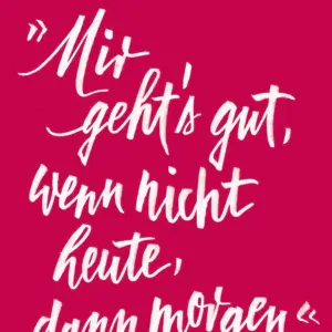 Fast ihr ganzes Leben hat Erika Freeman in New York verbracht, dann sitzt sie eines Abends in der Talkshow von Dirk Stermann, «Willkommen, Österreich», und verzaubert ihren Gastgeber und die Nation. Im hohen Alter lebt sie wieder in ihrer Heimatstadt Wien, jeden Mittwoch kommt Dirk sie nun besuchen, um sich mit ihr bei Kipferln und Melange über Gott und die Welt zu plaudern, und aus diesem erzählten Jahrhundertleben einen so amüsanten wie bewegenden Roman zu machenGeboren 1927, ist Erika mit 12 Jahren vor den Nazis nach New York geflohen. Sie wächst in einem Waisenhaus auf, hat Anteil an der Gründung Israels und wird nach dem Studium Psychoanalytikerin; ganz auf sich gestellt, ihre Mutter hat den Krieg nicht überlebt. Ihr Vater, vermeintlich im KZ gestorben, glaubt seinerseits, als Einziger der Familie überlebt zu haben, bis er mitten auf dem Broadway seinen Bruder trifft. Als Therapeutin ist Erika bald eine Berühmtheit, die Riege ihrer berühmten Patienten reicht von Washington bis Hollywood. Nun, mit 95, ist sie wieder Österreicherin geworden, residiert im berühmten Hotel Imperial, wo einst Hitler nächtigte, und wenn man sie fragt, wie es ihr geht, sagt sie: «Gut. Wenn nicht heute, dann morgen.»