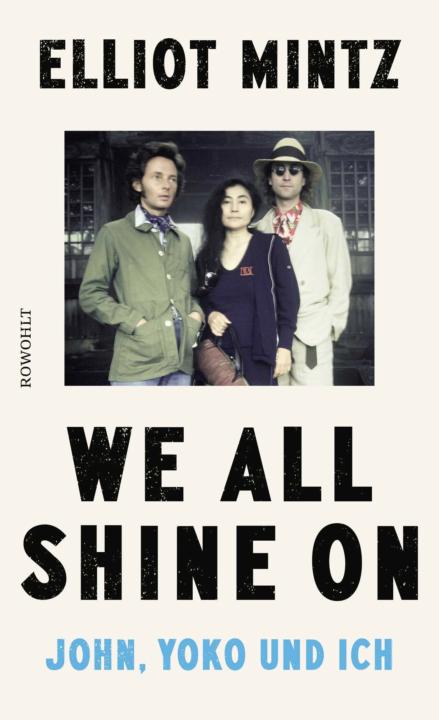 Einzigartige Einblicke in das Leben von John Lennon und Yoko Ono1972 installierte Elliot Mintz ein rotes Licht in seinem Schlafzimmer im kalifornischen Laurel Canyon. Wenn es zu blinken begann, wusste er: John Lennon oder Yoko Ono rufen an. Über einen Zeitraum von fast zehn Jahren telefonierten sie täglich miteinander, oft stundenlang. Elliot Mintz wurde zum engsten Vertrauten eines der öffentlichsten Paare der Welt. Er begleitete Yoko und John durch gute und schwierige Zeiten. Und er war in den Stunden, Tagen und Wochen nach Johns Ermordung an Yokos Seite. Elliot Mintz erzählt die Geschichte einer außergewöhnlichen Freundschaft; er nimmt uns mit in die weitläufige Wohnung im legendären Dakota Building in New York, auf spontane Roadtrips durch die USA und ausgedehnte Reisen durch Japan. Bis heute ist Mintz ein enger Freund Yoko Onos, die ihn beim Schreiben seiner Erinnerungen unterstützte – kaum jemand stand diesem außergewöhnlichen Paar in John Lennons letzten Lebensjahren näher.«We all shine on»  ist ein Muss für Beatles- und Lennon-Fans und bietet einen intimen Blick auf einen der meistgefeierten Künstler des zwanzigsten Jahrhunderts. Es ist aber auch eine Geschichte über Freundschaft und darüber, wie sehr wir uns für diejenigen aufopfern, die wir am meisten lieben.Mit vielen bisher unveröffentlichten Fotos!
