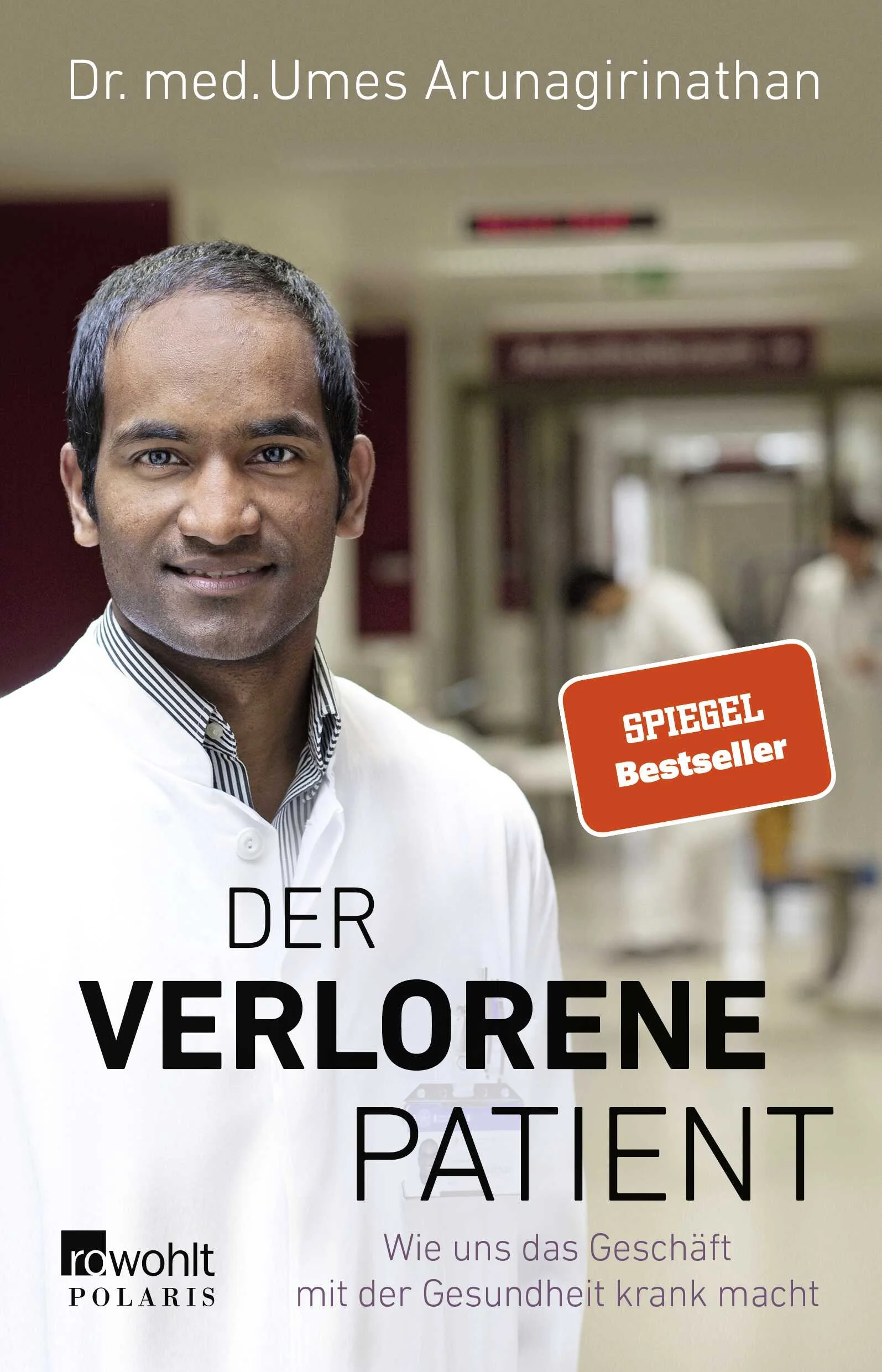 Appell für eine wirklich patientenorientierte Medizin!Krankenhäuser und Praxen haben sich in den letzten Jahren mehr und mehr zu Wirtschaftsunternehmen entwickelt – zum Nachteil der Patienten und des Personals. Das System ist strikt auf Gewinn ausgerichtet, gleichzeitig ist eine enorme Verschwendung an menschlichen und materiellen Ressourcen zu beobachten. Überversorgung und Mangel sind die beiden Seiten einer Medaille. Die Corona-Pandemie hat es wie unter einem Brennglas gezeigt: Einerseits sind wir enorm leistungsfähig, andererseits schlecht organisiert und unterfinanziert. Dr. med. Umes Arunagirinathan schlägt Alarm. Klar und authentisch benennt er die Missstände und zeigt auf, was sich ändern muss – damit das Wohl der Patienten im Mittelpunkt steht, nicht der Profit.