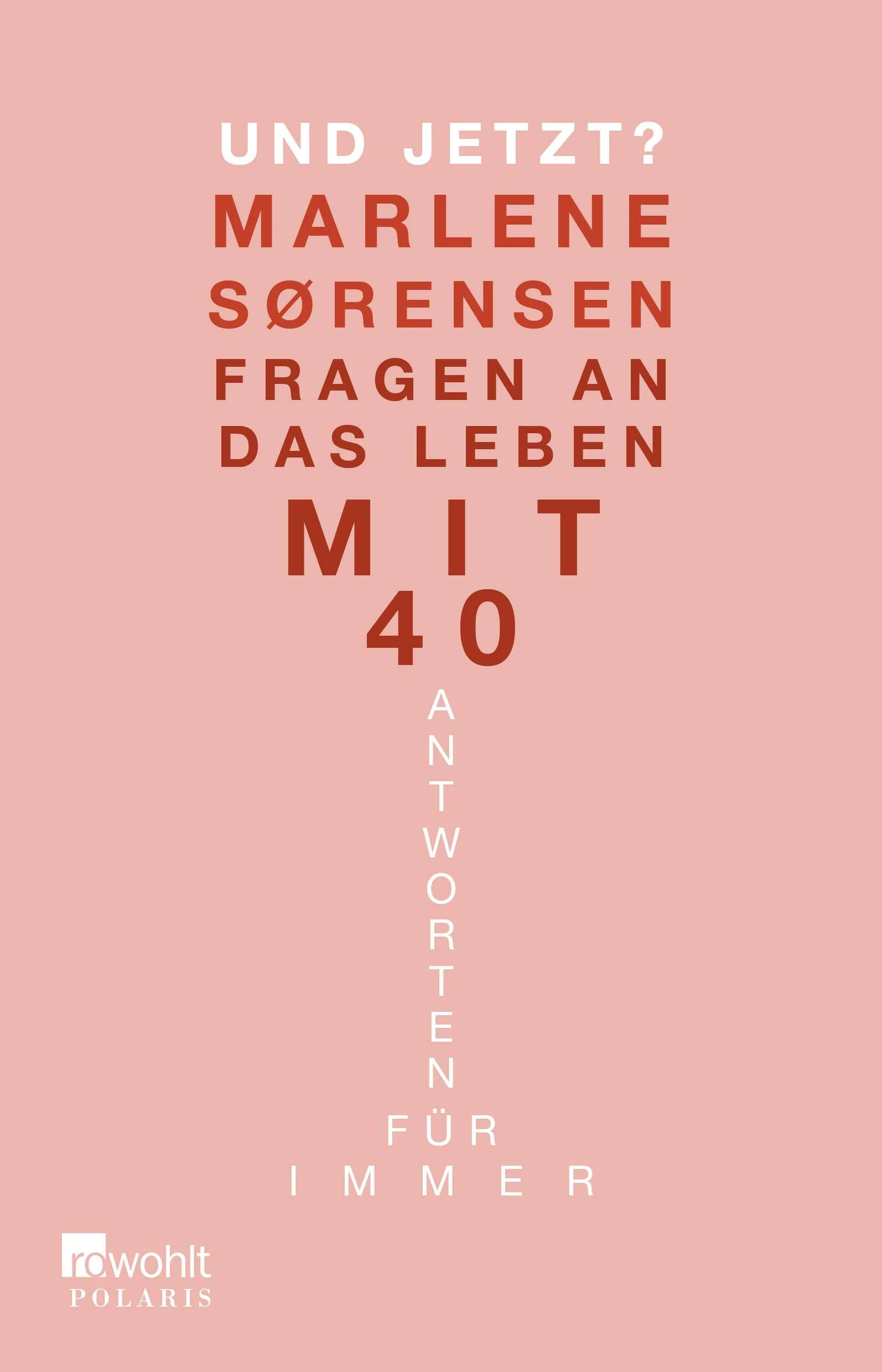 Ein humorvoller und nachdenklicher Blick auf das Leben als Frau in den VierzigernIst es zu spät, neu anzufangen? Was macht das Leben gut? Mutterschaft – wer bestimmt, was das bedeutet? Wo ist die Liebe? Was war noch mal mit Sex? Brauche ich eine Therapie oder nur einen Spaziergang? Bin ich zu alt für Hüftjeans? Was geschieht mit meinem Gesicht? Und ist hier noch jemand so müde? Mit vierzig – so dachten wir früher – wäre im Leben alles geregelt. Stattdessen wirft dieses Alter ganz neue Fragen auf. Und birgt gleichzeitig viele Möglichkeiten.In Und jetzt? schreibt Marlene Sørensen darüber, was uns Frauen in der zweiten Lebenshälfte beschäftigt und wie es weitergehen kann: klug, humorvoll, nachdenklich. Sie reflektiert über Themen wie Schönheit, Freundschaft, Alltag und Lebensträume. Nach der Lektüre ihrer wundervollen Texte haben wir vielleicht noch nicht alle Antworten, aber verspüren die große Erleichterung zu wissen: Es geht nicht nur mir so. Und: Das wird schon – vor allem ohne Hüftjeans.