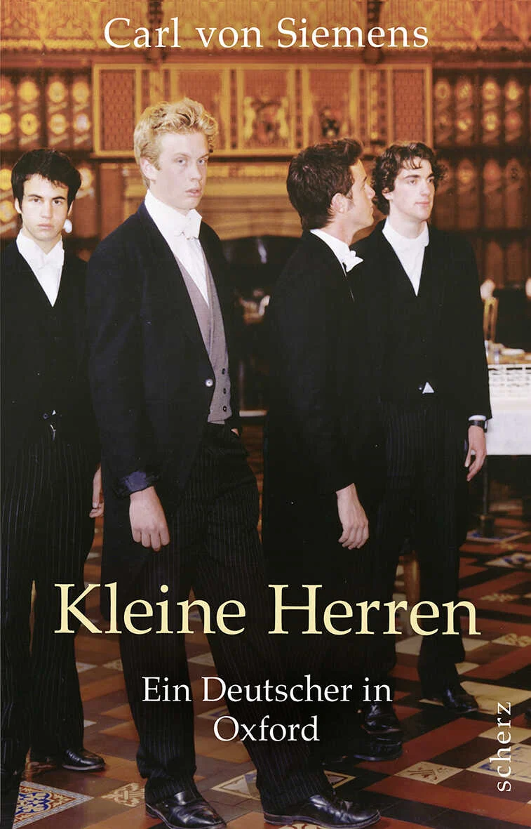 »Kann man die Geister von Evelyn Waugh und Kingsley Amis auf Deutsch beschwören? Carl von Siemens ist eben dies mit Aplomb, Geist, großartigem Humor und einem besonders feinen Gespür für Dialoge gelungen.«Christian KrachtEin ehrgeiziger Student aus der deutschen Provinz kommt Ende der achtziger Jahre ans Trinity College in Oxford. Gleich zu Beginn erhält er einen wegweisenden Rat: »Wenn dich die Engländer einmal ins Herz geschlossen haben, dann bist du da drin. Betrinke dich auf jeden Fall, sonst bist du kein good sport, aber trinke immer ein Glas weniger als der Gastgeber. Schlafe niemals mit seiner Frau - es sei denn, er bittet dich darum.«Welche Regeln und Ratschläge kleine Herren sonst noch beherzigen, erzählt Carl von Siemens in wunderbaren Anekdoten eines ungelenken Erstsemesters, der um jeden Preis versucht, englischer als die Engländer zu sein.