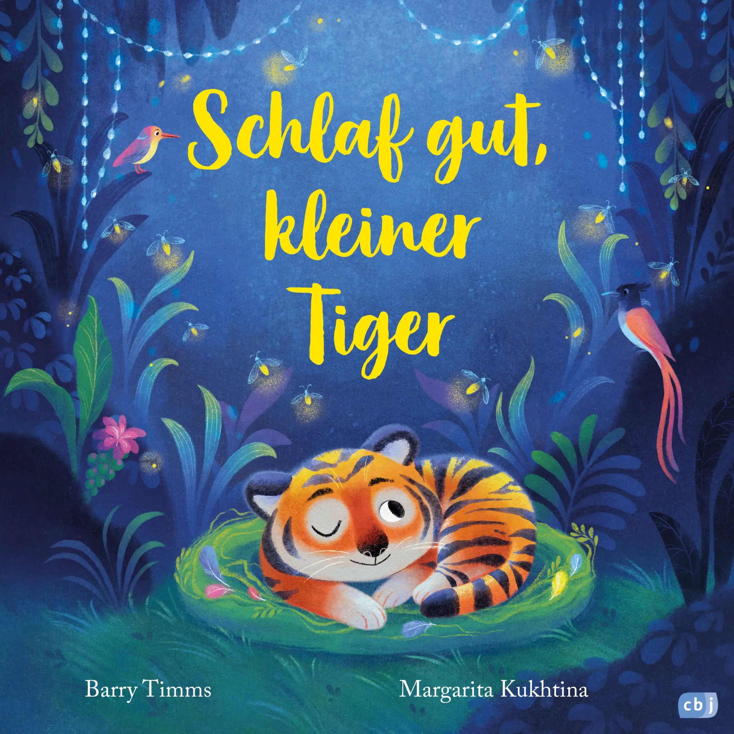 Träum schön, Tigerchen!Es wird Nacht im Dschungel – Oma und Opa Tiger bringen ihr Tigerchen zu Bett. Doch da donnert ein Gewitter heran! Wie soll Tigerchen da einschlafen? Zum Glück wissen die Dschungeltiere sich zu helfen: Sie singen, trällern, pfeifen, quaken und brummen dem Tigerchen das allerschönste Schlummerlied. Da lässt selbst der Donner das Gedonner sein ... und alle können friedlich einschlafen. Eine liebevolle Gutenachtgeschichte, die alle kleinen Schläfer mit Poesie ins Land der Träume lockt!