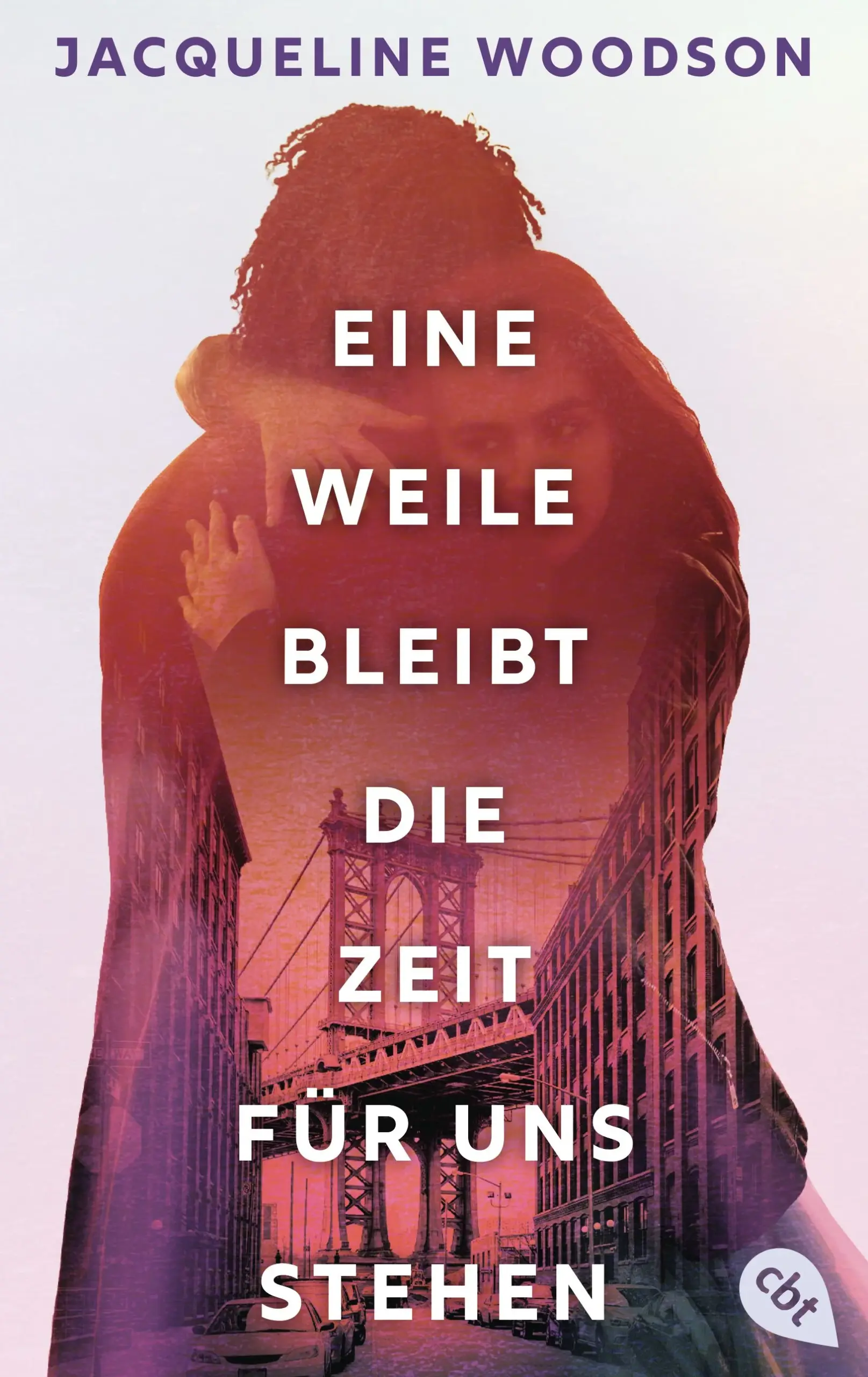 Als Ellie und Miah sich an ihrem ersten Tag an einer New Yorker Privatschule begegnen, berühren sich ihre HerzenEllie träumt von Miah, seit er ihr das erste Mal in die Augen gesehen hat. Miah denkt ständig an das Mädchen, dessen Namen er nicht kennt. Denn ihnen widerfährt gerade die erste ganz zarte und doch große Liebe. Beiden ist regelrecht schwindelig von dem, was sie da miteinander erleben, denn es ist mit nichts zu vergleichen, was ihnen je widerfahren ist. Sie sind so in ihrer gemeinsamen Welt versunken, dass sie nur am Rande wahrnehmen, was andere scheinbar wichtig finden: Die Tatsache, dass Ellie weiß ist und Miah Schwarz. Doch ihre Herzen sprechen eine Sprache und das ist alles, was für sie beide zählt.Eine zutiefst berührende, poetische Liebesgeschichte vor dem Hintergrund des alltäglichen Rassismus. Für Fans von Jason Reynolds und Angie Thomas