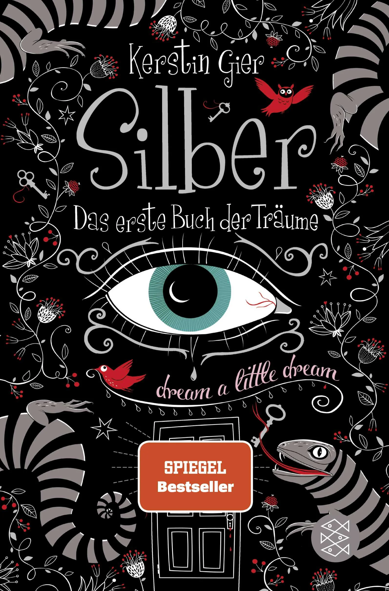 Endlich – Der erste Band der ›Silber‹-Trilogie von Kerstin Gier als hochwertige Taschenbuchausgabe: aufwendig veredelt und im extragroßen FormatGeheimnisvolle Türen mit Eidechsenknäufen, sprechende Steinfiguren und ein wildgewordenes Kindermädchen mit einem Beil … Liv Silbers Träume sind in der letzten Zeit ziemlich unheimlich. Besonders einer von ihnen beschäftigt sie sehr. In diesem Traum war sie auf einem Friedhof, bei Nacht, und hat vier Jungs bei einem düsteren magischen Ritual beobachtet. Zumindest die Jungs stellen aber eine ganz reale Verbindung zu Livs Leben dar, denn Grayson und seine drei besten Freunde gibt es wirklich. Seit kurzem geht Liv auf dieselbe Schule wie die vier. Eigentlich sind sie ganz nett.Wirklich unheimlich – noch viel unheimlicher als jeder Friedhof bei Nacht – ist jedoch, dass die Jungs Dinge über sie wissen, die sie tagsüber nie preisgegeben hat – wohl aber im Traum. Kann das wirklich sein? Wie sie das hinbekommen, ist ihr absolut rätselhaft, aber einem guten Rätsel konnte Liv noch nie widerstehen …