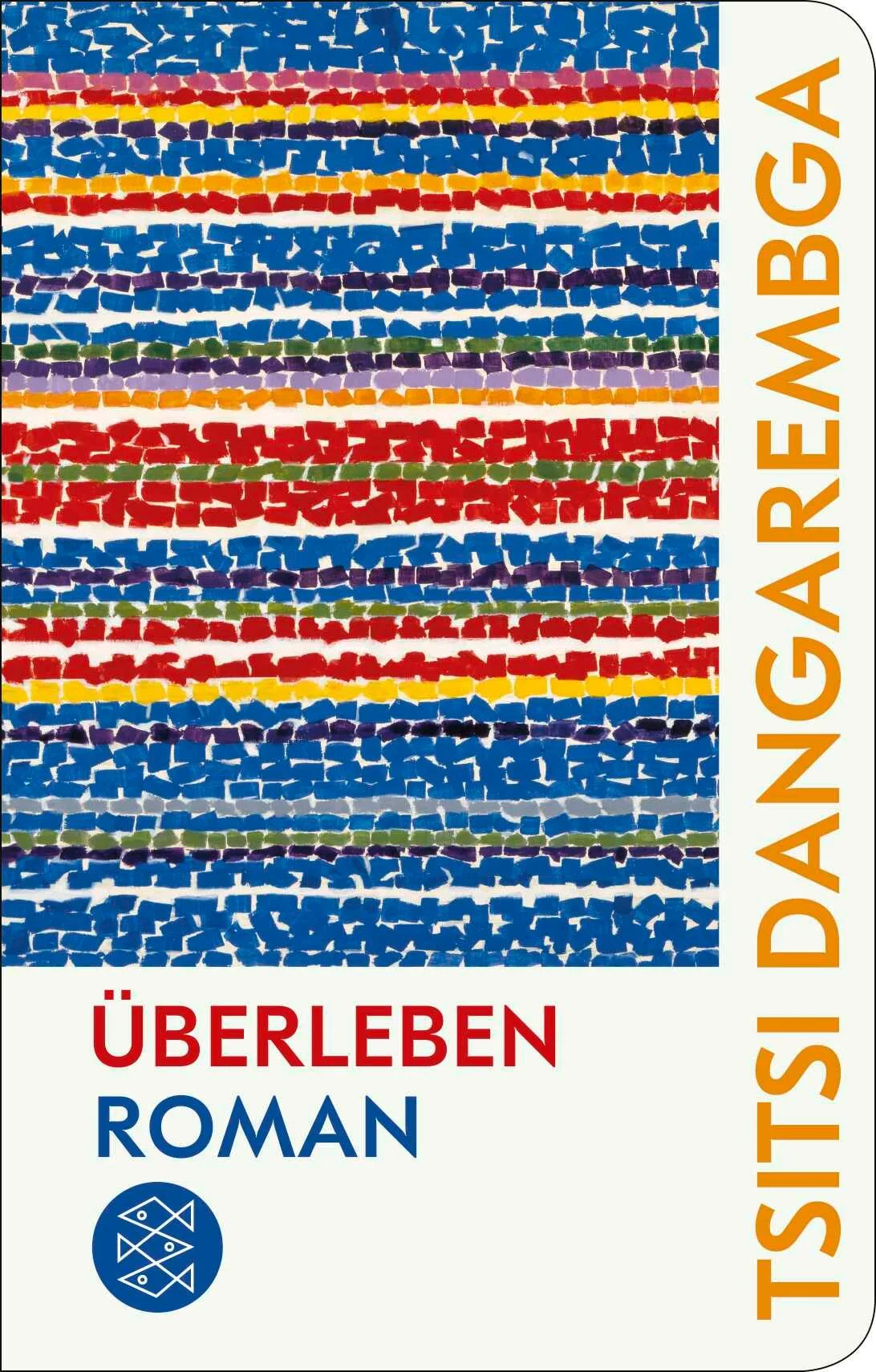 In ihrem spannenden und psychologisch aufgeladenen Roman “Überleben” erzählt die Friedenspreisträgerin Tsitsi Dangarembga in leuchtenden Bildern und mit großer Nähe vom langen Weg zur Emanzipation. Dabei beschreibt sie, inwiefern »race«, Geschlecht, Gesellschaftsschicht und Alter Auswirkungen auf das alltägliche Leben in Simbabwe haben und wie determinierend diese Umstände insbesondere für Frauen sind. So hat ihre Heldin Tambudzai alles, was sich eine Schwarze Frau in Simbabwe wünschen kann: Bildung, Diplome, einen Job, dennoch schafft sie es nicht, das Leben zu verwirklichen, welches sie sich ausgemalt hat. Denn sie lebt in einem Land, das sich nicht aus den Fesseln des Kolonialismus lösen kann. Die neue Freiheit schließt Frauen aus. In der Werbeagentur werden ihr die Ideen geklaut, auf jeden ihrer Schritte folgt eine Demütigung. Sie kündigt, findet aber keinen Halt in sich, erst recht nicht als Reiseleiterin für deutsche Öko-Touristen, denen sie ihr Dorf zeigt. »Eine weithin hörbare Stimme Afrikas in der Gegenwartsliteratur.« Jury des Friedenspreises