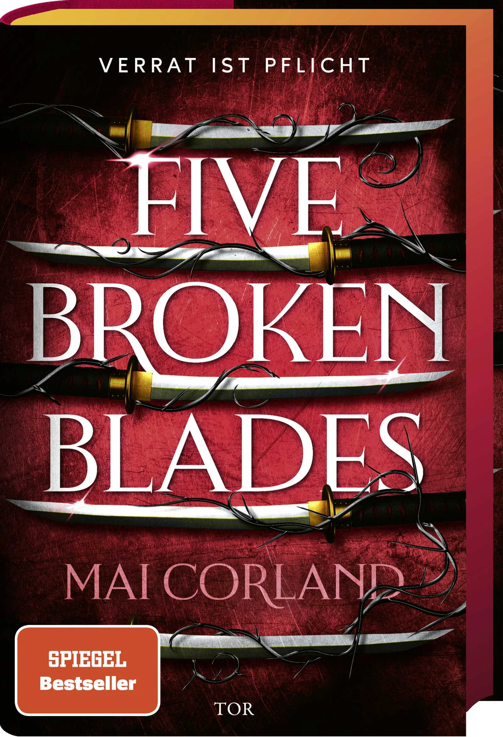 Fünf Attentäter und ein unmöglicher Auftrag. Mai Corlands neuer Fantasy-Bestseller aus der Schmiede von „Fourth Wing“. Der König von Yusan muss sterben. Die gefährlichsten Attentäter des Reiches werden zusammengerufen, um gemeinsam einen einzigen Auftrag zu erfüllen: Den Gottkönig Joon zu töten, unter dessen unbarmherziger, unsterblicher Hand die Reichen immer reicher werden, während die Armen eingesperrt oder als Sklaven verkauft werden. Fünf Klingen sollen ihn zur Strecke bringen: ein Leibwächter, eine Diebin, eine Meuchelmörderin, ein Fürst ohne Königreich und der Geheimdienstchef des Königs selbst. Den Mördern wird schnell klar, dass sie sich nicht nur miteinander verbünden müssen, um zu überleben. Sie müssen auch lernen, einander zu vertrauen. Doch können sie das? Was, wenn es einen Verräter unter den Verrätern gibt?Für Fans von Leigh Bardugo, Rebeccca Yarros oder Carissa Broadbent
