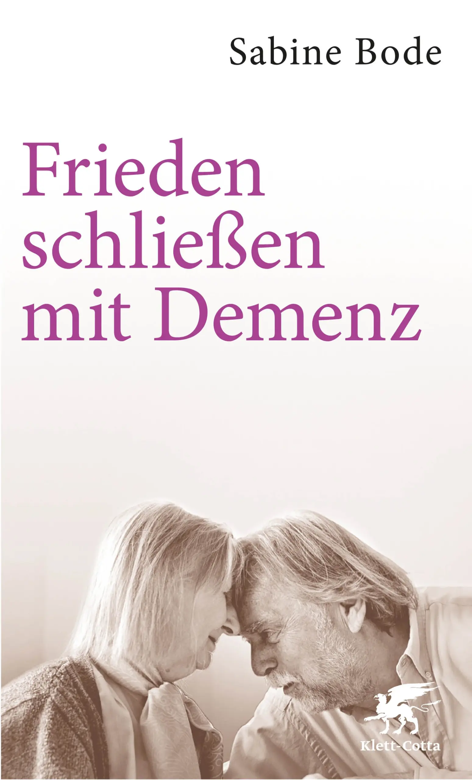 Es ist an der Zeit, den Ängsten und Horrorszenarien im Zusammenhang mit Alzheimer und anderen Formen von Demenz eine positive Vision entgegenzusetzen. Es geht hier um ein Buch, das eine gute Zukunft beschreibt. Denn die Probleme, die heute da sind, und jene, die noch auf uns zukommen werden, sind lösbarWelche Optionen bleiben? Weiter weggucken? Darauf warten, dass das rettende Medikament gefunden wird? Oder unser Schicksal in die Hand nehmen, unsere Zukunft gestalten. Sabine Bode besuchte Alten und Pflegeheime, sprach mit Pflegepersonal, Wissenschaftlern und porträtiert Helfer, die unermüdlich Demenzerkrankten helfen, in Würde zu altern. Sie vollführt einen Perspektivwechsel: Sie bringt festgefahrene Ängste zum Einsturz und zeigt unzählige gute Ansätze und Mut machende Erfahrungen. Dieses Buch ist ein Plädoyer für ein Umdenken