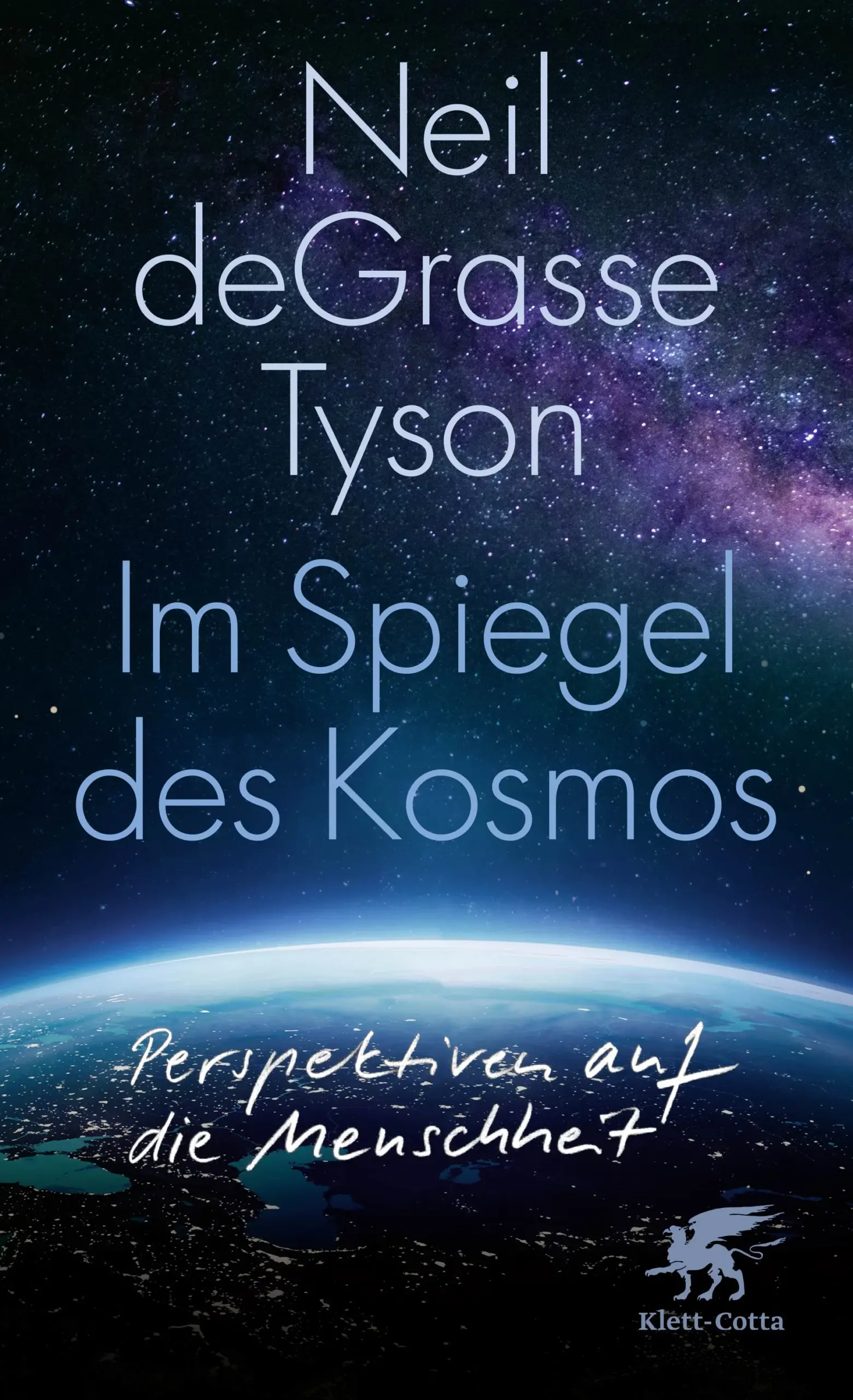 »Das Gute an der Wissenschaft ist, dass sie wahr ist, ob Sie daran glauben oder nicht.« Neil deGrasse TysonDer berühmte Astrophysiker und Bestsellerautor Neil deGrasse Tyson wirft ein neues Licht auf die brennenden Themen unserer Zeit – Krieg, Politik, Religion, Wahrheit, Ästhetik, Gender, Race – und verdeutlicht, wie uns Wissenschaft in der Tradition der Aufklärung Lösungen bieten kann. So tiefsinnig, verständlich und witzig wurde Kosmologie seit Stephen Hawking nicht mehr erzählt.Wir leben in einer Zeit, in der uns politische und kulturelle Sichtweisen zunehmend trennen. Doch wir äußern meist nur, was wir für wahr halten oder wahr halten wollen, ohne Rücksicht darauf, was wahr ist. Wir haben den Blick dafür verloren, was Fakten von Meinungen unterscheidet, und üben schließlich Gewalt aus, wo wir friedlich zusammenleben könnten. Neil deGrasse Tyson vollzieht in seinem neuesten Werk einen spannenden Perspektivenwechsel: So wie Galileo Galileis Erkenntnisse über das Universum die Menschen veranlasste, ihre Überzeugungen zu hinterfragen, plädiert er für ein Nachdenken über das Leben in seinem größtmöglichen Kontext – aus Sicht des Kosmos, der Sterne und Planeten. Unterhaltsam und anschaulich entwirft er Lösungen für die globalen Konflikte und leitet daraus brillante Wahrheiten über unser Dasein ab.