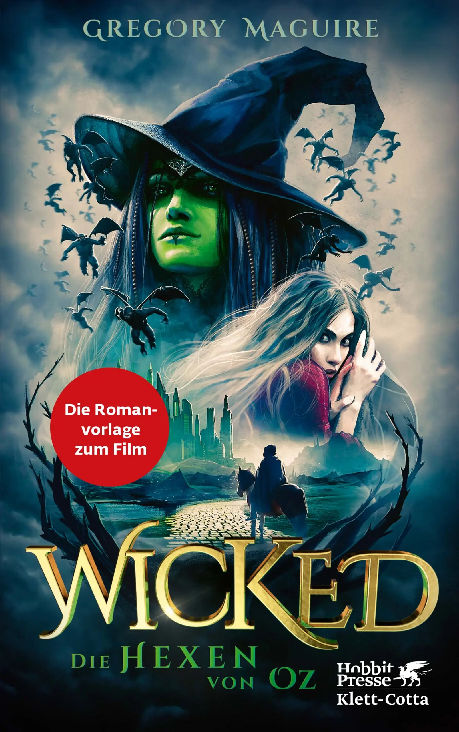 Das Buch zum Kinoblockbuster mit Ariana Grande, Cynthia Erivo, Jeff Goldblum und Michelle YeohWas hat es mit der geheimnisvollen Hexe des Westens auf sich? Von wem stammt sie ab? Wie wurde sie so böse? »Wicked« erzählt die aufregende Vorgeschichte des »Zauberer von Oz«. Elphaba ist als junge Hexe ein ernsthaftes, intelligentes und unglücklicherweise grünhäutiges Mädchen. Ihr Vater ist ein sittenstrenger Prediger, ihre Mutter eine leichtfertige Schönheit. An der Universität studiert sie Biologie und forscht besonders über grundlegende Ähnlichkeiten zwischen Menschen und Tieren. Unterdessen ist aber der Zauberer von Oz dabei, die Rechte der Tiere grausam einzuschränken. Kaum jemand scheint sich daran zu stören – bis auf Elphaba. Die etwas linkische und leuchtend grüne Studentenhexe bereitet radikale Aktionen vor, um den tyrannischen Zauberer von Oz aus dem Amt zu jagen.