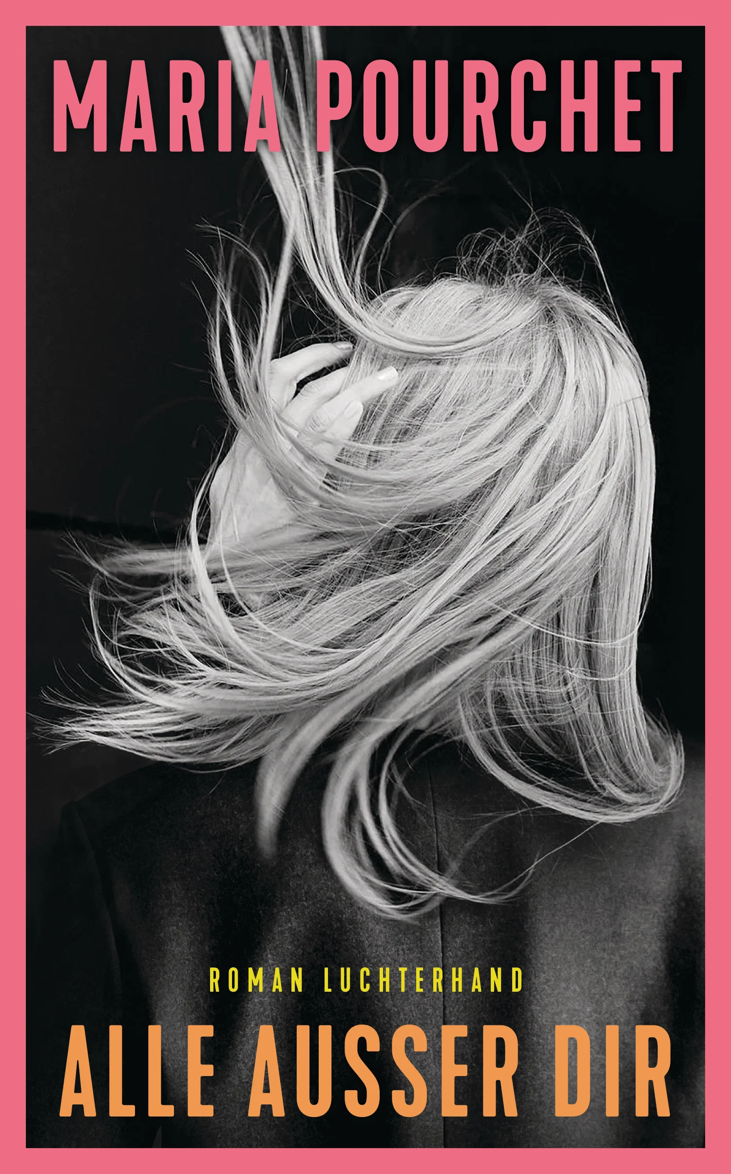 Über Mütter und Töchter. Und die Freiheit einer Frau. Wie ein Wiegenlied erzählt Maria Pourchet eine ebenso mitreißende wie provokante Geschichte, die in ihrer schonungslosen Klarheit an Annie Ernaux erinnert. »Atemberaubend!« LibérationSchon vor Jahren ist Marie aus der Provinz nach Paris gezogen. Hat ihr kleinbürgerliches, konservatives Elternhaus hinter sich gelassen. Sie ist klug, frei, ungebunden. Als sie mit 35 Jahren schwanger wird, beschließt sie, das Kind allein großzuziehen. Wenige Stunden nach der Geburt blickt sie auf die Wiege ihrer kleinen Tochter – und wie ein Film läuft vor Maries Augen ihr eigenes Leben ab. Die Kindheit und Jugend in einer Kleinstadt in den Vogesen. Die komplizierte Beziehung zu ihrer eigenen Mutter. Das Gefühl, nicht wirklich geliebt zu werden, wenn sie, wie so oft, nach Schulschluss vergebens auf ihre Mutter wartete. Später dann die Verbote und Mahnungen, sich unterzuordnen. Kann es sein, fragt sich Marie nun, dass Frauen zu ihrer eigenen Unterdrückung beitragen? »Maria Pourchet erzählt davon, was Frauen allzu oft von Generation zu Generation weitergeben: Selbsthass, Unterwerfung und die Hinnahme der vermeintlichen Überlegenheit des Mannes.« Marie Claire