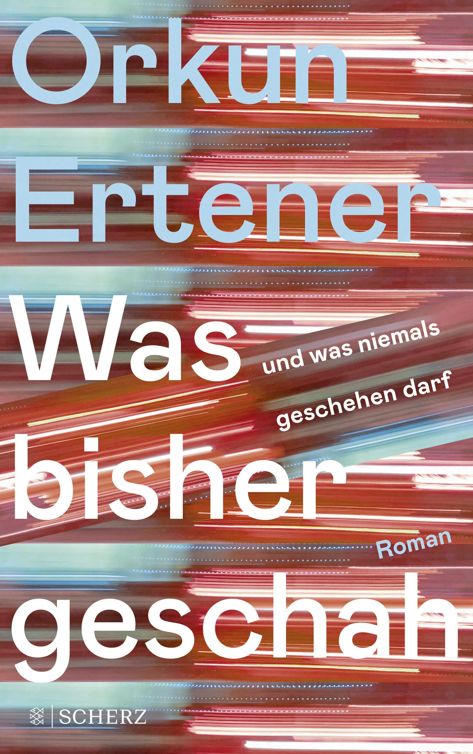 »Wie’s aussieht, werde ich jeden Morgen neugeboren, um am Abend wieder zu sterben.«Der neue Roman von Grimme-Preisträger Orkun ErtenerFinn und Paul sind seit Kindertagen unzertrennlich. Jetzt, kurz vor dem Abitur, ist nichts mehr wie früher. Was die Zukunft für sie bereithält, ist ungewiss und macht Angst, und dann ist da noch Khalil, der plötzlich zwischen ihnen steht. Khalil, der Unberechenbare, den Paul vergöttert, obwohl Finn ihm nicht über den Weg traut. Nachdem Paul einen schweren Unfall hat, muss er damit klarkommen, dass sein Gedächtnis nicht über einen Tag hinausreicht. In der Reha erhält Paul einen Brief von Khalil, der Entsetzliches befürchten lässt. Paul überzeugt Finn, dass sie Khalil aufhalten müssen. So beginnt ein Roadtrip, der sie von Köln über Berlin, London bis nach Hamburg zum G20-Gipfel führt. Und der alles für immer verändert.»Jung zu sein ist wie ein Thriller. Orkun Erteners neuer Roman setzt Maßstäbe für das Genre.« Max Annas