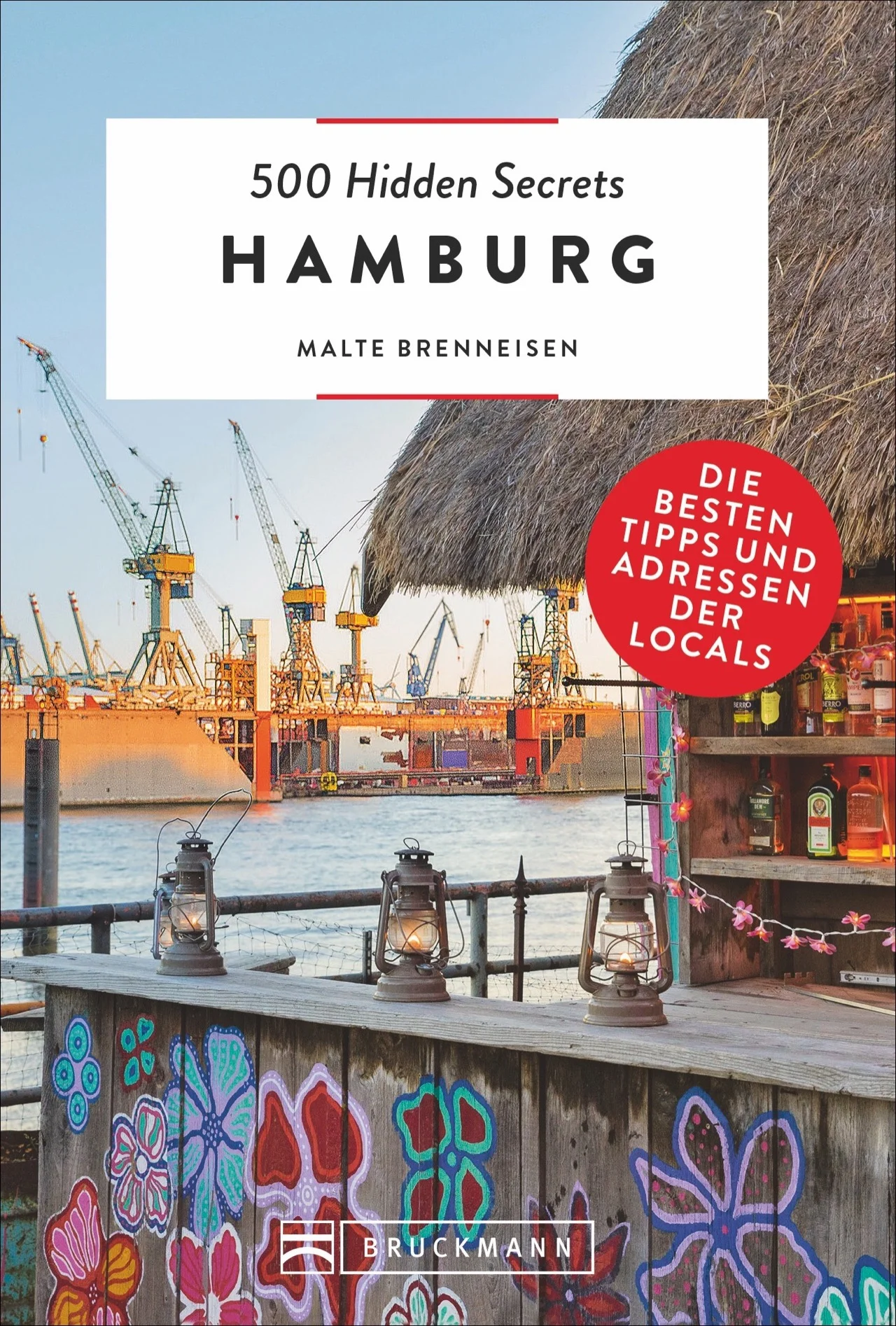 Wenn Sie Ihren City Trip durch Hamburg ohne Warteschlangen und Touristennepp genießen möchten, ist dieser Reiseführer goldrichtig. 500 außergewöhnliche Orte, Restaurants, Läden und Museen, die Sie so in keinem anderen Reiseführer finden. Hier finden Sie die besten Tipps und Adressen, denn hier werden ausschließlich unabhängige Empfehlungen der Locals verraten, die auf sorgfältigen Recherchen und persönlichen Erfahrungen des einheimischen Autors basieren. Mit Karten und vielen Fotos erleben Sie die Stadt, wie sie sonst nur die Einheimischen kennen. Entdecken Sie in Hamburg zum Beispiel: 5 Restaurants, in denen die Locals abhängen Die 5 letzten kreativen Zufluchtsorte der Stadt Die 5 besten Läden für Zeitschriften und Bücher 5 authentische Hafen-Bars ... und vieles mehr. Freuen Sie sich insgesamt auf: 95 Orte zum Essen 55 Orte für einen Drink 70 Orte, um das richtige Hamburg zu entdecken 50 Orte für Kulturgenuss 25 Dinge, die man mit Kindern unternehmen kann 20 Orte zum Übernachten 40 Aktivitäten fürs Wochenende 20 Fakten, die man unbedingt über Hamburg wissen muss