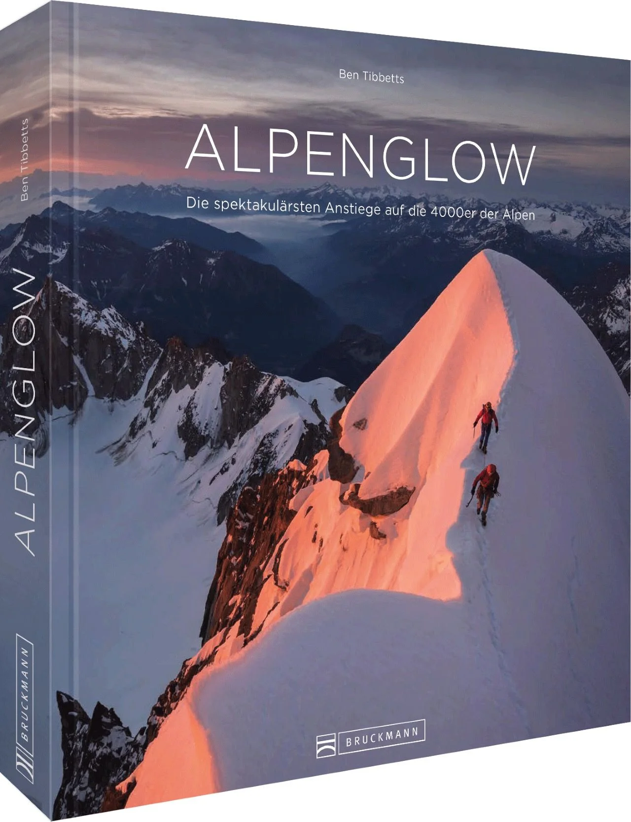 Alpenglow nimmt den Leser mit auf eine persönliche Reise voller Abenteuer und atemberaubender Aussichten und man erfährt dabei eine Menge Wissenswertes. Die 4000er Gipfel der Alpen zu besteigen, ist eine der großen Herausforderungen des Alpinismus. In diesem Buch stellt Ben Tibbetts eine Auswahl der beeindruckendsten Routen in den Alpen vor und beschreibt seine eigene Reise – eine Serie von Abenteuern und auch stillen Momenten.