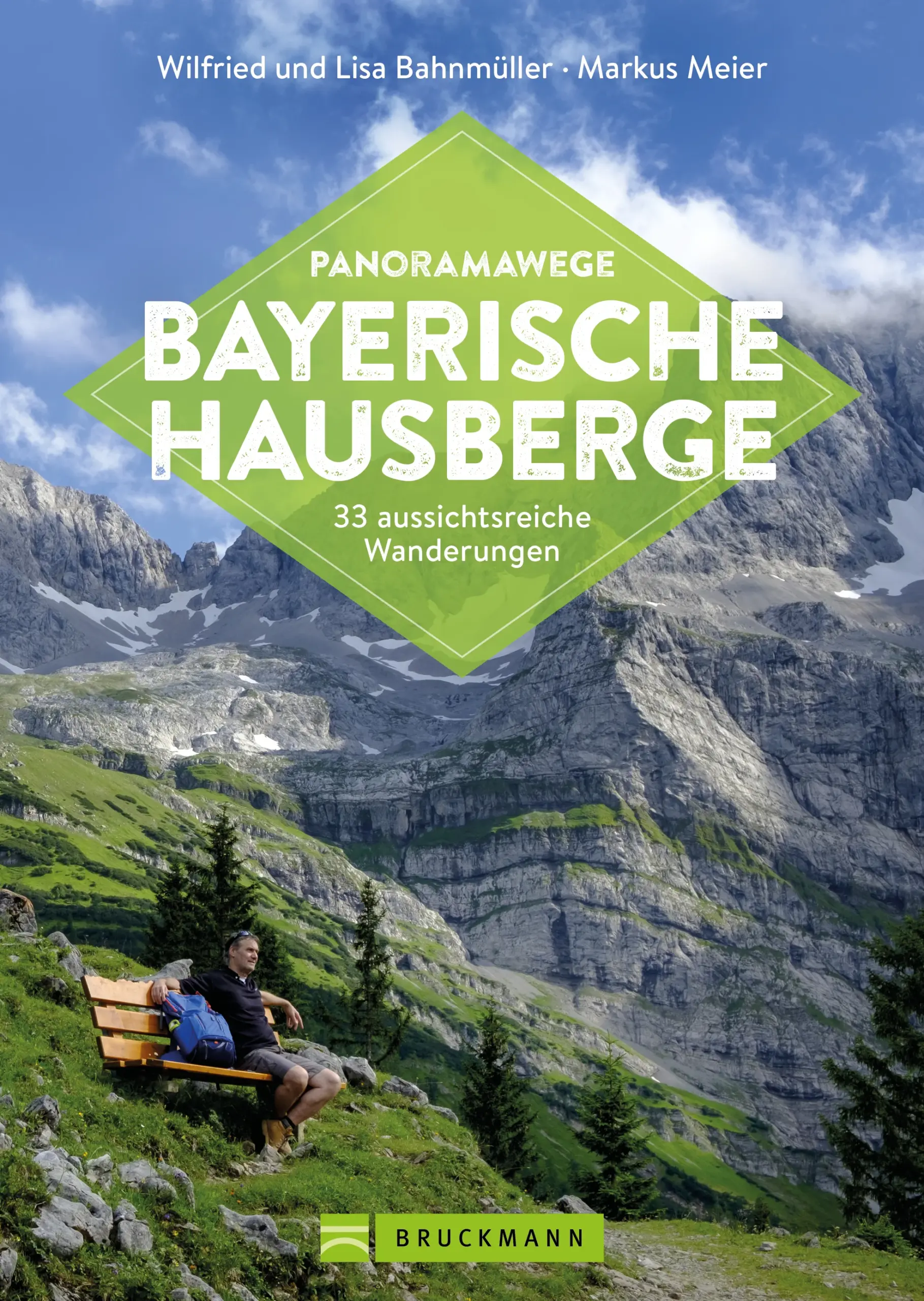 Entdecken Sie die atemberaubenden Panoramawege mit grandiosen Aussichten in den Bayerischen Hausberge mit unserem WanderbuchDiese majestätischen Gipfel verbergen wahre Prachtpanoramen, die nur darauf warten, von Ihnen erkundet zu werden. Unser Wanderführer enthüllt die schönsten Aussichten, von denen Sie träumen können – von fantastischen Fernsichten bis hin zu triumphalen Tiefblicken. Erleben Sie die faszinierende Landschaft, die sich zwischen den Lechtaler und Berchtesgadener Alpen erstreckt, und lassen Sie sich von den höchsten Höhenwegen bis fast zum Himmel führen. Der Panoramawanderführer bringt Sie auf 40 Höhenwegen aussichtsreich auf Gipfel und über Grate. Mit Touren von leicht bis schwer – dem Wandergenuss sind keine Grenzen gesetzt. Atemberaubende Aussichten in den Bayerischen Alpen Von leichten Panoramawegen bis zu schwierigeren Grattouren zum Träumen Mit allen Infos zu jeder Tour, Detailkarten & GPS-Daten zum Download
