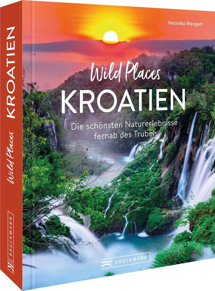 Dieser Reisebildband lädt Sie ein, Kroatien neu zu entdecken. Erleben Sie die perfekte Auszeit und lernen Sie unberührte Orte im ganzen Land kennen. Entdecken Sie die steilwandige Zrmanja-Schlucht im Hinterland der Küste Dalmatiens, spazieren Sie zu rauschenden Wasserfällen in Istrien oder genießen Sie die sattgrünen Hügel des Naturparks Papuk in Slawonien. Dieses Buch ist ein überraschender Ideengeber für Ihre nächste Traumreise nach Kroatien.