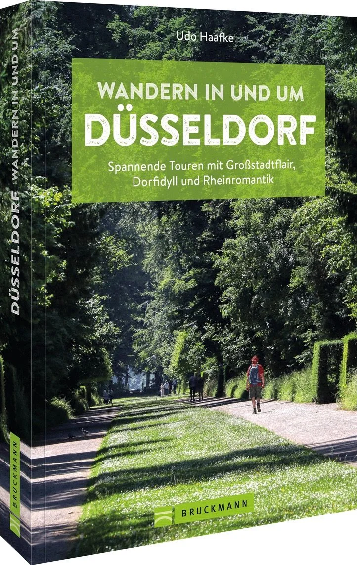 Zu Fuß durch Düsseldorf – Wandern mit RheinromantikWandern in, um und durch Düsseldorf, links und rechts des Rheins. Ein Dorf an der Düssel? Oder doch eher Klein-Paris, wie Düsseldorf gerne für sich selbst reklamiert? Vermutlich ist die Rheinmetropole ein wenig von beidem: erstaunlich dörflich und großstädtisch mondän. Am besten entdecken Sie die vielen Facetten der nordrhein-westfälischen Landeshauptstadt mit diesem Düsseldorf Stadtführer auf den hier vorgestellten Touren: vom Modemekka auf der Königsallee über den pulsierenden Medienhafen bis hin zur angeblich längsten Theke der Welt. Mit Einblicken in versteckte Ecken und Ausblicken auf Historie und Zukunft der Stadt. Alles zu Fuß: Für alle, die Düsseldorf von einer anderen Seite kennenlernen möchten Mit wissenswerten Infos zu kulturellen Highlights und zur Flora und Fauna Düsseldorf Stadtplan: Alle Infos zu den Touren mit Detailkarten und Tipps