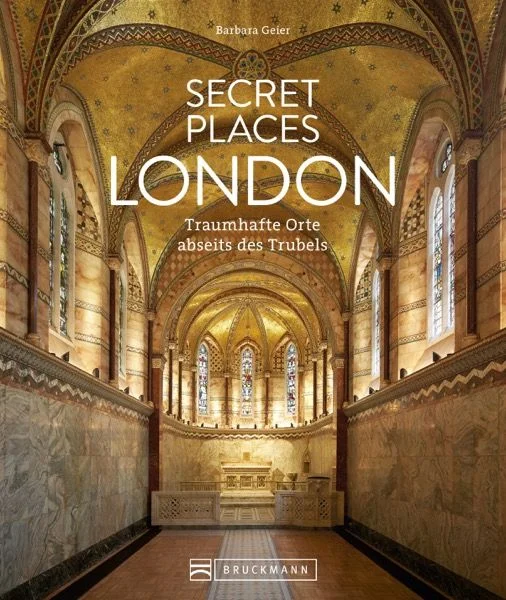 Bereit für ein London-Abenteuer jenseits der Touristenpfade? Entdecken Sie Londoner GeheimtippsUnser Reisebildband öffnet die Tür zu den versteckten Schätzen dieser pulsierenden Metropole. Wenn Buckingham Palace, Westminster Abbey und Big Ben Ihre Checkliste bereits abgehakt haben, und der Tower of London und das London Eye keine Geheimnisse mehr für Sie bereithalten, dann wird es höchste Zeit für neue Entdeckungen.Besuchen Sie das Veteranenheim Royal Hospital Chelsea, vielleicht sogar zur Chelsea Flower Show, und tauchen Sie ein in eine Welt voller Tradition und Schönheit. Staunen Sie über 500 Jahre britische Kunst in der Tate Britain und erleben Sie die beeindruckende Geschichte Londons hautnah, indem Sie römische Artefakte in Londinium entdecken.Wenn Sie nach weiteren unvergesslichen Erlebnissen in dieser faszinierenden Stadt suchen, folgen Sie einfach unseren Empfehlungen zu weiteren Londoner Secret Places und lassen Sie sich auf Spaziergängen oder bei Kulinarik & Kultur von den verborgenen Juwelen der britischen Hauptstadt verzaubern. Nützliche Adressen machen den Reiseführer London zum idealen Reisebegleiter und lassen Sie das authentische London wie es keiner kennt entdecken.