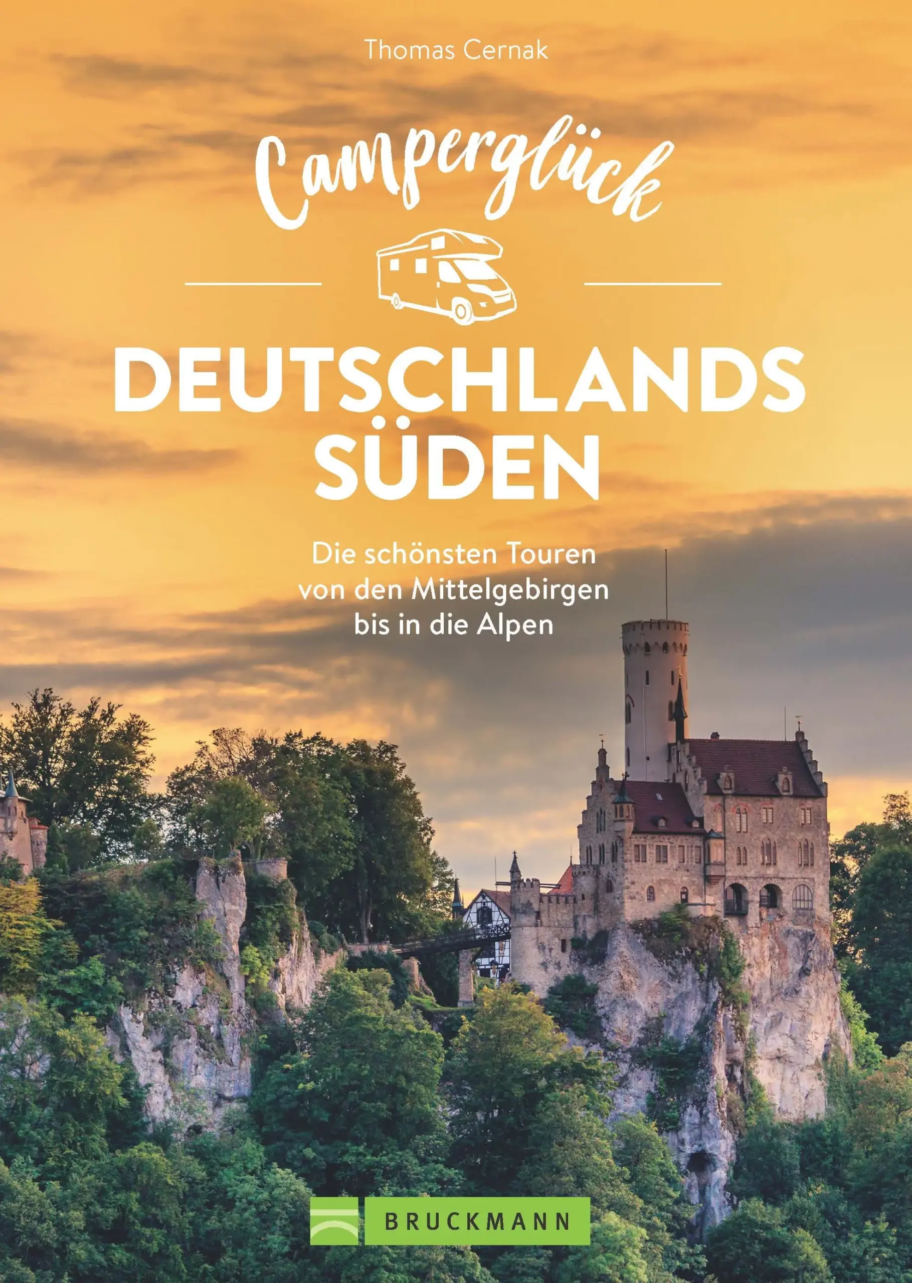 Wohnmobil Tourguide: Ab nach Süddeutschland!Entdecken Sie die Schönheit Süddeutschlands mit dem Wohnmobil. Campingplätze entlang der Strecke machen Ihren Wochenendtrip oder Urlaub perfekt.Entdecken Sie die Freiheit des Reisens mit unserem Camper Guide durch Süddeutschland! Mit 15 sorgfältig ausgewählten Traumrouten zwischen Mosel und den Bayerischen Alpen führt Sie dieser reich bebilderte Band zu einzigartigen Landschaften, lebendigen Metropolen, malerischen Fachwerkstädten und Dörfern. Die detaillierten Streckenbeschreibungen umfassen hilfreiche Tipps unter anderem zu Outdoor-Aktivitäten, Festen, Kultur-Events und regionalen Spezialitäten. Darüber hinaus zu Camping- und Wohnmobilstellplätzen inklusive GPS-Koordinaten. Erleben Sie den Süden Deutschlands wie nie zuvor – zu allen Jahreszeiten!