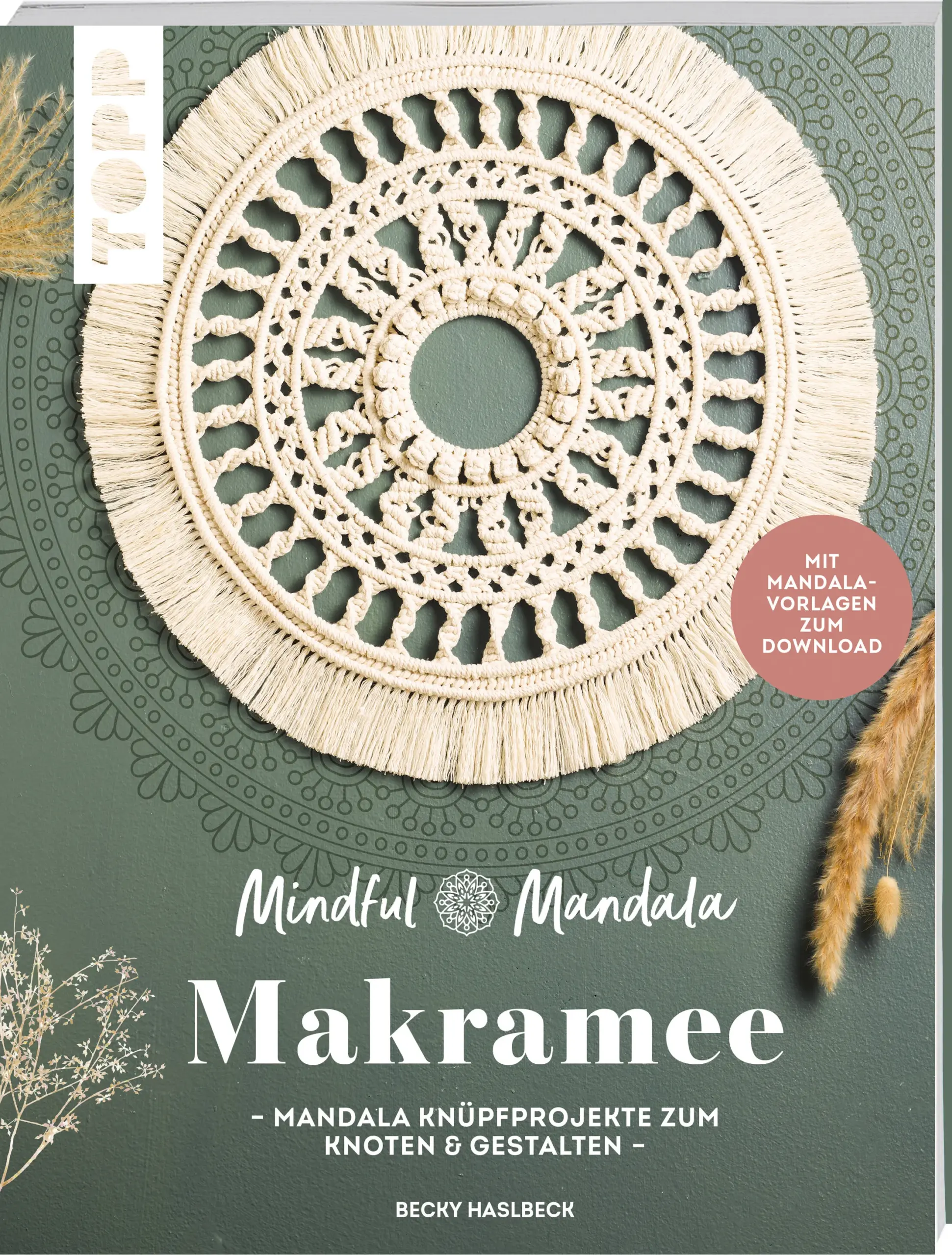 Wenn du dachtest, Makramee ist entspannend, dann freue dich auf Becky Haslbecks neues Buch Mandala-Makramee. Hier trifft die wundervolle Knüpfwelt auf den beruhigenden Zen-Effekt von Mandalas. Kombiniere Geknüpftes mit Gemaltem und lass dabei die Seele baumeln.Mit wundervollen Wanddekorationen und Wohnaccessoires kannst du dein Entspannungserlebnis in den eigenen vier Wänder verewigen oder deinen Lieben eine Freude machen.In diesem Buch findest du:ca. 15 (ent)spannende Makramee-ProjekteSchritt-für-Schritt-Anleitungen mit vielen Schrittfotos, die dir das Nachknüpfen erleichterneine ausführliche Grundanleitung, mit der du die Basics im Nu lernstzarte Mandalas als Download-VorlagenTu dir was Gutes und genieße deine Kreativzeit!