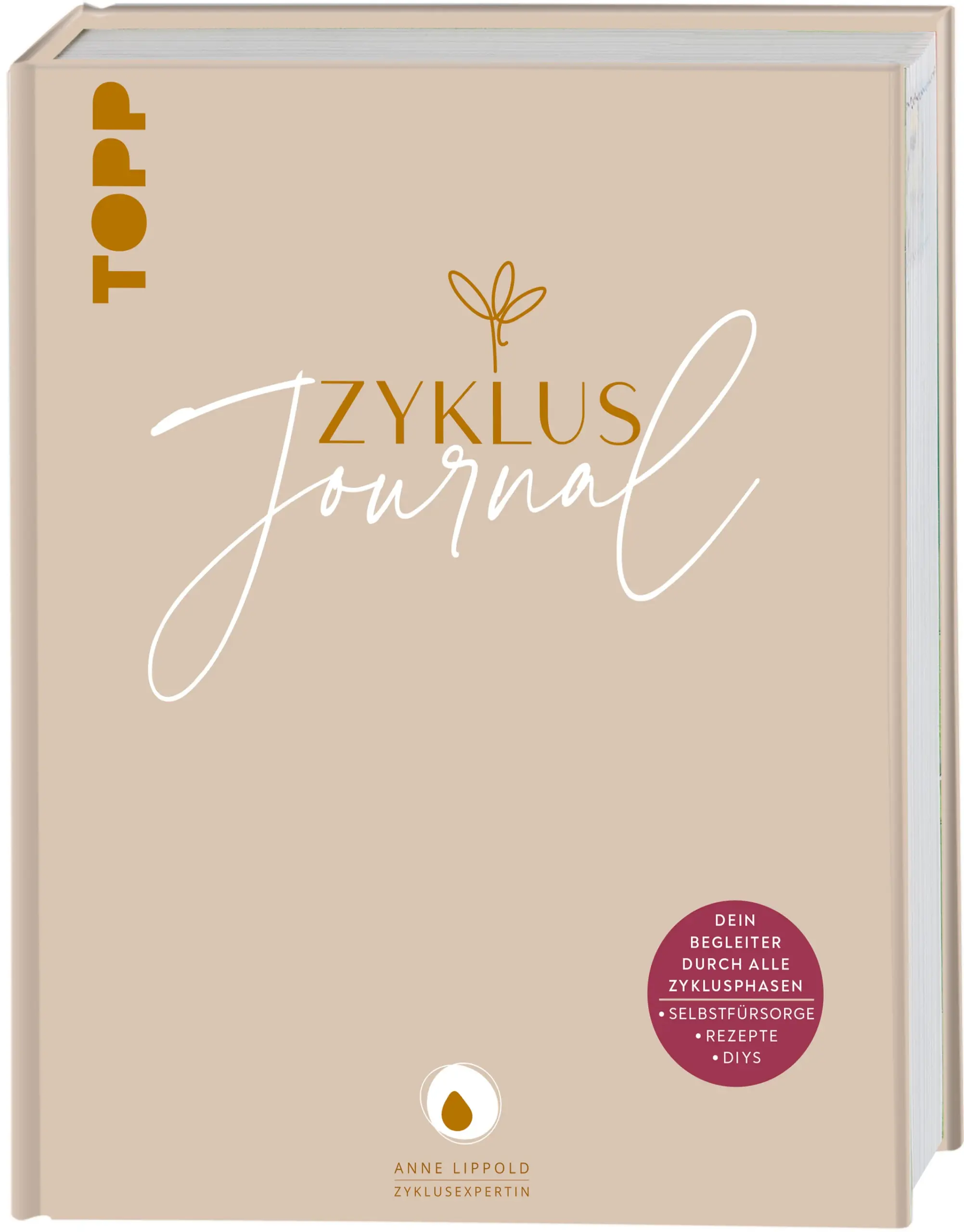 Stell dir vor, du hast deine Tage und keine Probleme mehr damit, sondern einfach mehr Energie!Mit diesem liebevoll gestalteten Zyklus-Journal kannst du nicht nur alles rund um deinen Zyklus festhalten, sondern du erfährst auch, wie du ihn in eine Quelle positiver Energie und Kreativität umwandelst.Für jeden Zyklus gibt es Faktenkästen mit Wissenswertem von PMS über Hormonhaushalt bis zu den vier Zyklus-Jahreszeiten, die deinen Zyklus und dein Wohlbefinden beeinflussen. Außerdem findest du hier spannende Rezepte, die deine Zyklusphasen unterstützen, DIY-Projekte zum Entspannen oder Durchpowern und Ausmalbilder zum Entspannen.Die Autorin Anne Lippold entwickelte sich aus eigener Leidensgeschichte heraus zu einer der ersten und inzwischen führenden Expertin Deutschlands für PMS und Menstruationsbeschwerden. Inzwischen hat sie schon Tausende Frauen unterstützt, ihre Ursachen hinter Regelschmerzen und PMS zu verstehen und zu beseitigen. Heute ist sie ein gefragter Zykluscoach.Das ist alles drin:Eintrageseiten für jeden ZyklustagWissenswertes zu den Themen Ernährung, Heilkräuter und Tees, Sport, Arbeit, Körperzeichen und SelbstfürsorgeRezepte, die dich durch die einzelnen Zyklusphasen begleitenDIY-Projekte zum Entspannen oder DurchpowernAusmalbilder zum EntspannenFazitseiten für dich selbstSchluss mit den „Tagebüchern“ und der „Erdbeerzeit“, in denen du deine Heißhungerphasen, negativen PMS-Momente und deine Schmerzskala eintragen sollst! Hier erfährst du, was dir wirklich hilft und wie du deinen persönlichen Zyklus für dich nutzen kannst.Hol dir jetzt dein neues Zyklus-Journal und finde heraus, wie du nach nur 6 Zyklen mehr Lebensfreude für dich gewinnen kannst!