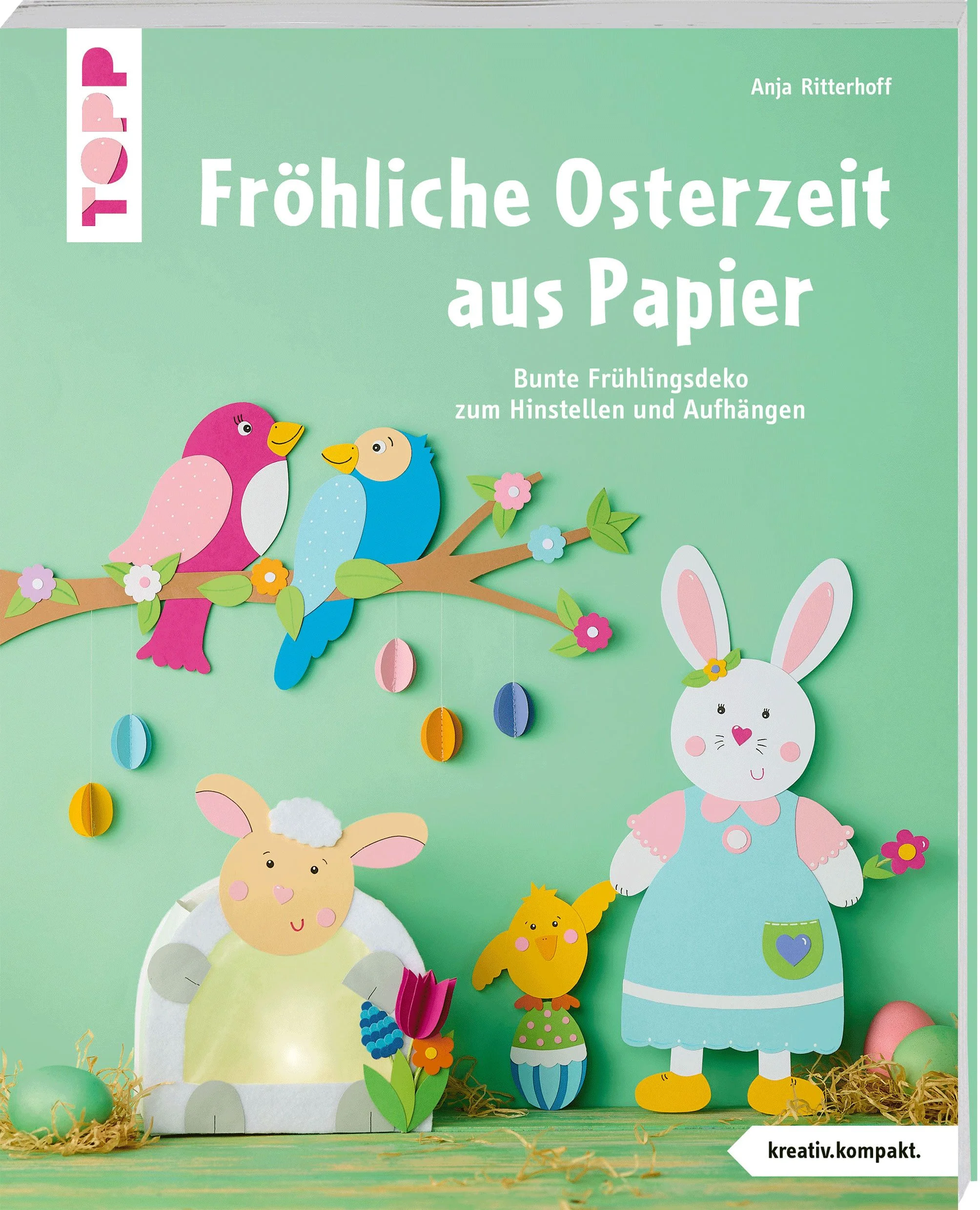 Fröhliche Ostern!Ostern ist die Zeit der Hasen, Küken und Narzissen - was könnte es da Schöneres geben, als gemeinsam mit der Familie diese und viele weitere bunte Ostermotive nachzubasteln. In diesem Buch finden Sie eine Auswahl von 23 frühlingshaften Bastelideen aus Papier, von der Möhrentüte bis zum Osternest: einfach die jeweilige Vorlage abpausen, ausschneiden, bekleben, fertig! Ob heitere Fensterbilder, Tischdeko für die Ostertafel oder ein lustiger Osterzug, hier ist für alle etwas dabei. Das erwartet Sie:23 bunte BastelideenOster- und Frühlingsmotive aus Papieru.a. Osterwiese, Schäfchenlaterne, Osterkörbchen, Scherenschnitt mit Ostermotiv, Tiergirlande, Türkranz u. v. m.mit Vorlagen in Originalgröße zum einfachen Nacharbeiten
