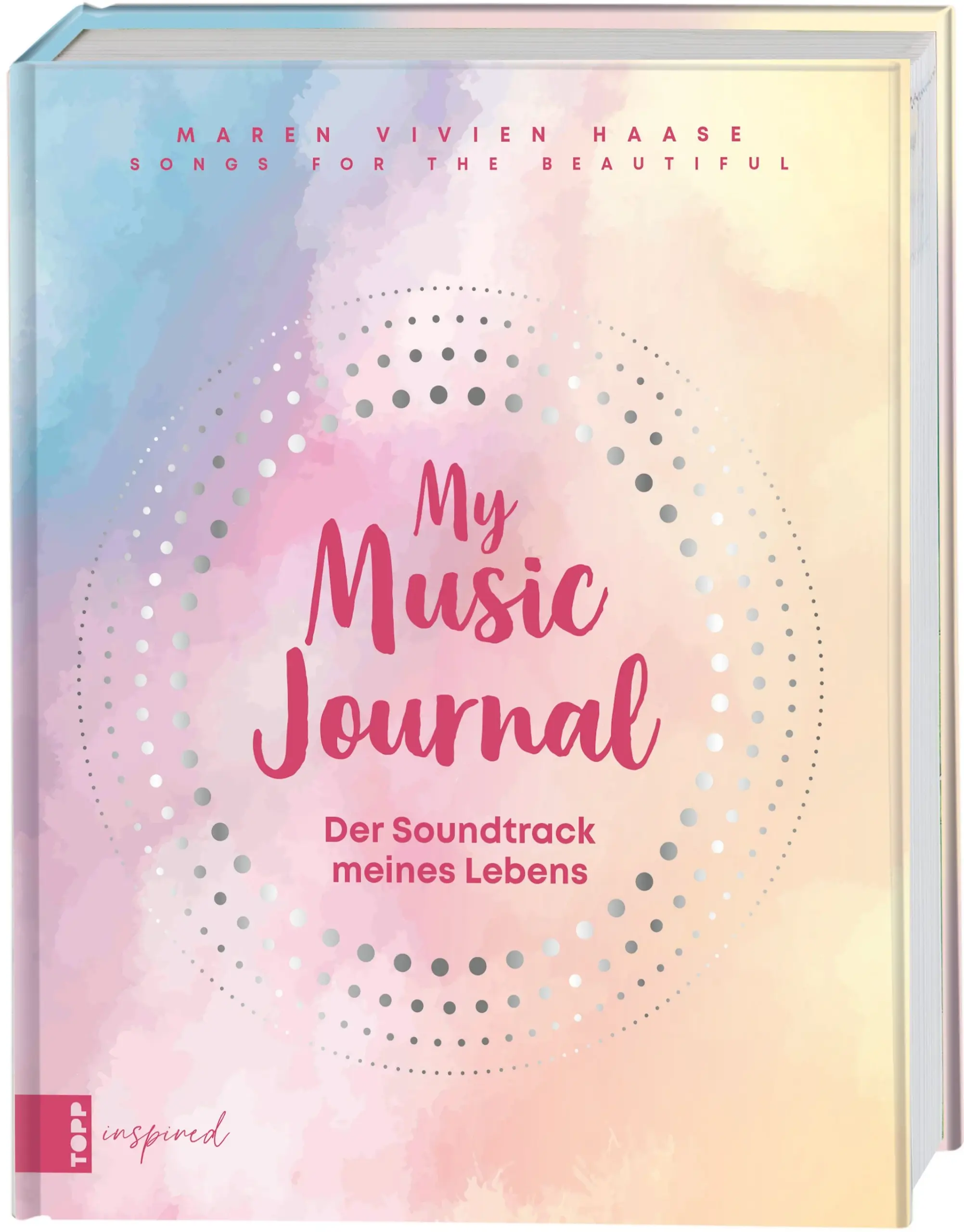 Dein persönliches Musik-Journal für Konzerterlebnisse, Festivalspaß und Lieblingshits!Du bist selten ohne Musik im Ohr anzutreffen und verpasst kein Konzert deiner Lieblingskünstler:innen? Dann ist dieses Musik-Jounal genau das Richtige für dich, um deine musikalischen Erlebnisse festzuhalten und zu feiern!Inspiriert vom fesselnden Popstar-Roman-Duett der Bestseller-Autorin Maren Vivien Haase bietet dieses Journal dir die perfekte Bühne für deine eigenen musikalischen Abenteuer. Du findest darin spannende Challenges rund um Songs, Interpreten, Alben und Konzerte. Halte deine Lieblingsalben fest, bewerte die Songs, die dein Herz berühren, und notiere die unvergesslichsten Momente auf Konzerten, die dich zum Tanzen gebracht haben! Erstelle Playlists, notiere deine Pläne für zukünftige Konzerte und Festivals und die neuesten Album-Releases, damit du nichts mehr verpasst und behalte den Überbick über deine liebsten Songs. Das Journal bietet ausreichend Platz für all deine Gedanken, Emotionen, Zitate, Live-Momente, Fotos und Tickets. Das erwartet dich: Platz für Playlists, Lieblingssongs, Alben, Konzerte und Festivals, Wunschlisten, Bucket Lists u. v. m. Eintrageseiten für Konzerterlebnisse und Lieblingsalben musikalischer Jahresrückblick: Konzerte, Top-Hits, Lieblingsinterpretenhochwertiges Papier zum Eintragen, Ausfüllen und Gestalten