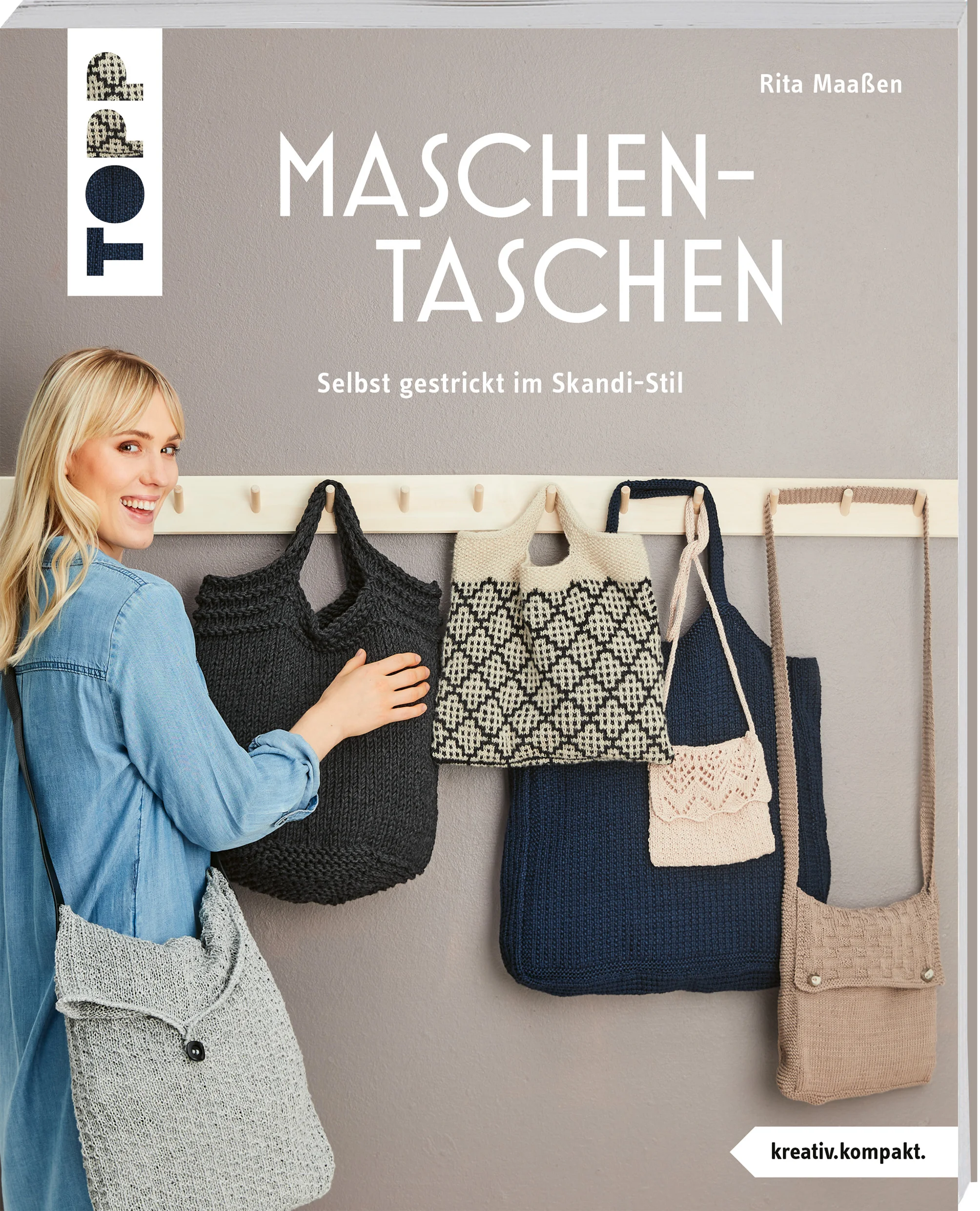 Strick das neue It-Piece doch einfach selbst! Die trendigen Stricktaschen hast du in den sozialen Medien bestimmt schon entdeckt.Wer skandinavischen Style mag und gleichzeitig einen alltagstauglichen Look sucht, liegt mit diesen gestrickten Handtaschen genau richtig.Egal, ob Clutch oder Shopper, Messenger Bag oder cooler Rucksack: In diesem Buch findest du garantiert deine neue Lieblingstasche. Von schlicht bis Zopfmuster sind so viele verschiedene Varianten enthalten, dass Stricker:innen mit wenig Erfahrung genau so fündig werden wie Strickprofis.