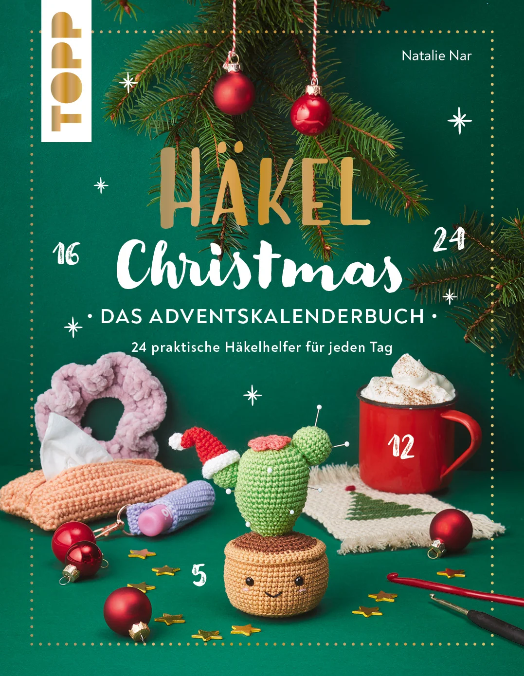 Klein, praktisch, niedlich!In diesem Adventskalender sind 24 einfache Anleitungen für praktische Gadgets enthalten, die dir den Alltag erleichtern. Ein Kapitel am Anfang zu Material und Werkzeug, das du brauchst, und ein Grundlagenteil am Ende bieten dir den perfekten Adventskalender zum Einstieg ins Häkeln. Nicht nur Anfänger:innen wird dieses Buch begeistern, auch fortgeschrittene Häkler:innen finden hier viele coole und neue Ideen, die zur Inspiration dienen und zum Nachmachen anregen. Ob ein weihnachtlicher Mug Rug, ein Teebeutel-Lesezeichen oder ein Kaktus, der als Nadelkissen dient, hier findet jede:r noch das passende Weihnachtsgeschenk, das sich auch in kurzer Zeit herstellen lässt. Die Anleitungen sind perfekt für einen Abend zu Hause und lassen sich leicht umsetzen. Durch die perforierten Seiten bleibt jedes Türchen eine Überraschung. Das erwartet dich:einfache und verständliche Anleitungen mit ausführlichem Grundlagenteil zu Material und Werkzeugenpraktische Geschenke, die auch noch kurz vor Weihnachten gehäkelt werden können süße Alltagshelfer, die das ganze Jahr benutzt werden können