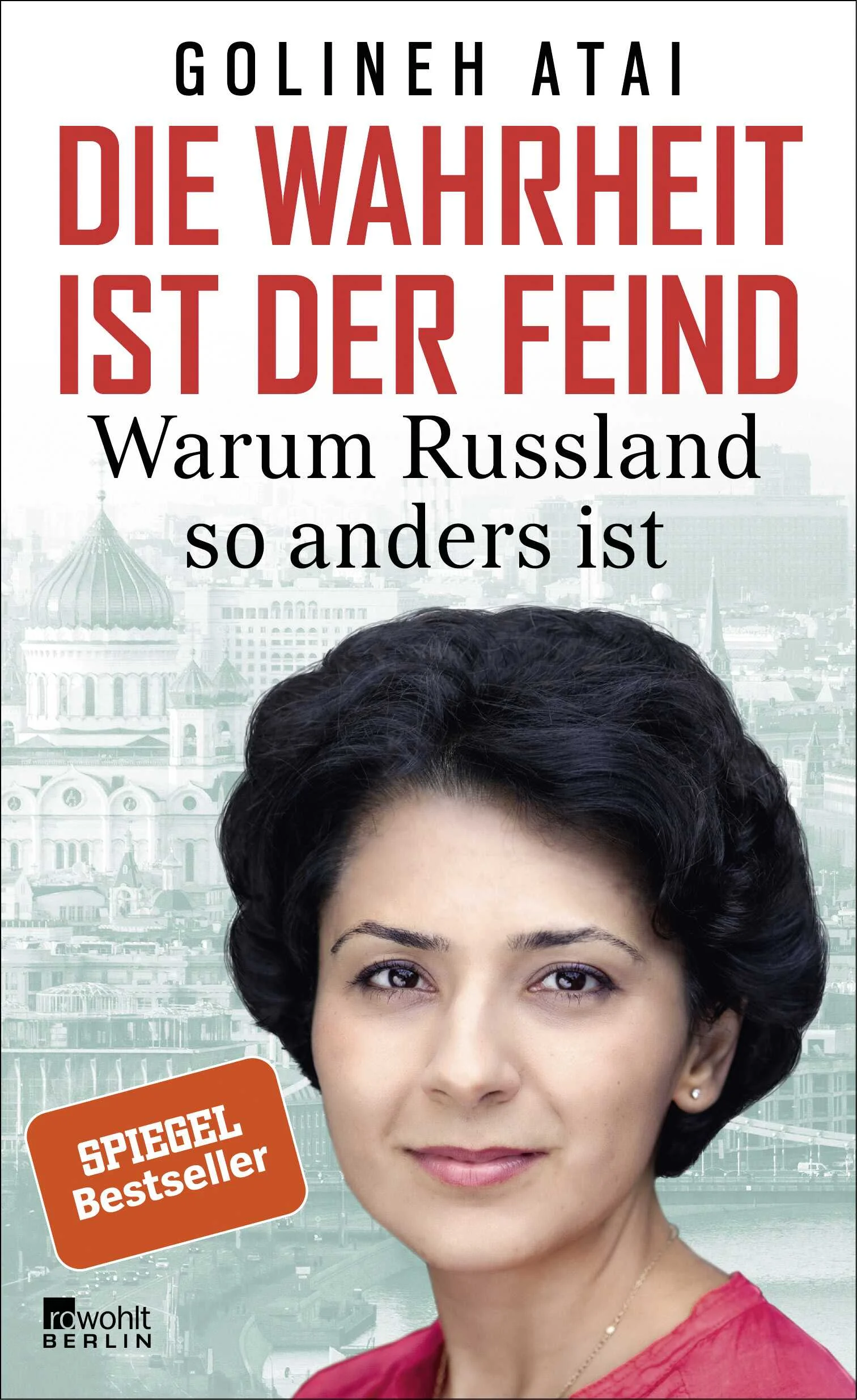 Blickt man auf die Entwicklung Russlands unter Putin, dann erscheint der Angriff auf die Ukraine nicht überraschend. Seit dem «Anschluss» der Krim erfindet sich Russland neu: als eine Großmacht, die chauvinistisch spricht und aggressiv handelt. Das sagt Golineh Atai, die für ihre Berichterstattung aus Moskau vielfach ausgezeichnet worden ist. Sie erklärt die tieferen Gründe für eine Politik, die im Westen vielfach kaum wahrgenommen, in falsche Vergleiche heruntergebrochen oder einfach verdrängt wird. Die Wahrheit ist: Russland sieht sich im Krieg. Und Russlands Aggression existiert darüber hinaus auch in alten und neuen globalen Medien, im Cyberspace, im Wirtschaftsraum. Eine der besten Kennerinnen Russlands erklärt, warum Russland die globale Ordnung offen herausfordert – in einer Zeit, in der die Fortdauer ebendieser Ordnung ungewiss ist.