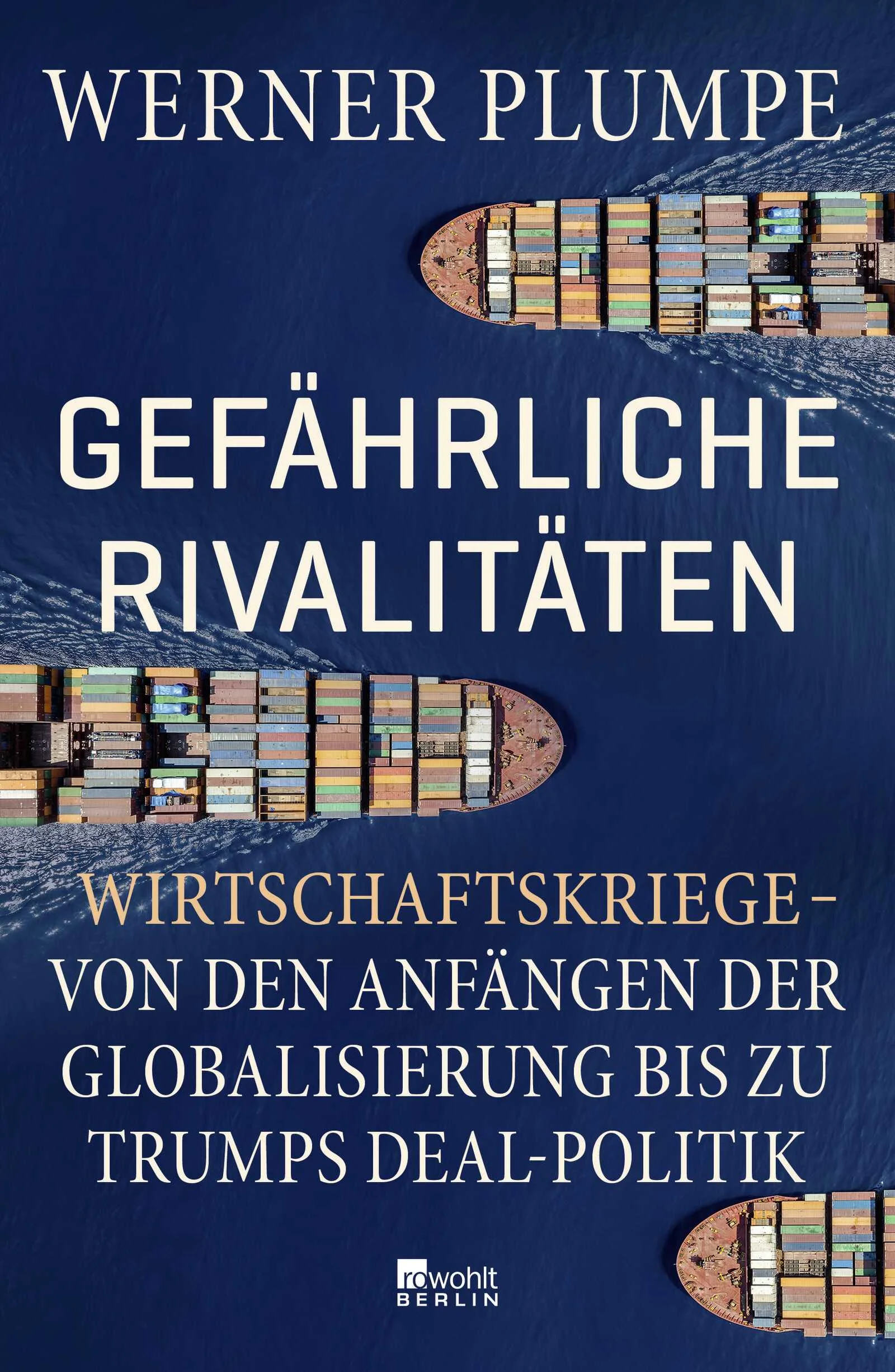 Dass die bislang geltende Weltordnung an ihr Ende gekommen ist, zeigt sich nicht nur an zunehmenden Kriegen und Eskalationen, sondern auch an sich verschärfenden Handelskonflikten – am dramatischsten und weitreichendsten zwischen China und den USA, jüngst aber vor allem mit Russland, der Zuspitzung des globalen «Chipkriegs» oder Donald Trumps radikaler Zollpolitik unter anderem gegen die EU. In einem fesselnden Panorama führt uns Werner Plumpe vor Augen, wie die Geschichte immer schon von wirtschaftlichen Rivalitäten geprägt war, die nicht selten in offene Kriege mündeten – von der Eroberung der Neuen Welt und den Anfängen der Globalisierung über das Zeitalter des Kolonialismus, die Entstehung von Nationalstaaten und die bipolare Weltordnung des Kalten Kriegs bis in die hypervernetzte Welt von heute. Ob Gold, Öl, Baumwolle, Kakao oder Getreide: Die Suche nach lukrativen Rohstoffen zieht sich wie ein Band durch die Jahrhunderte, und immer zeugt sie davon, dass sich ökonomische Interessen auf komplexe Weise mit Fragen nationaler Identität, kulturellen Ideen und machtpolitischen Strategien überlagern. Ein mitreißendes Buch, das uns die globalen Konflikte der Gegenwart und Zukunft verstehen lässt.